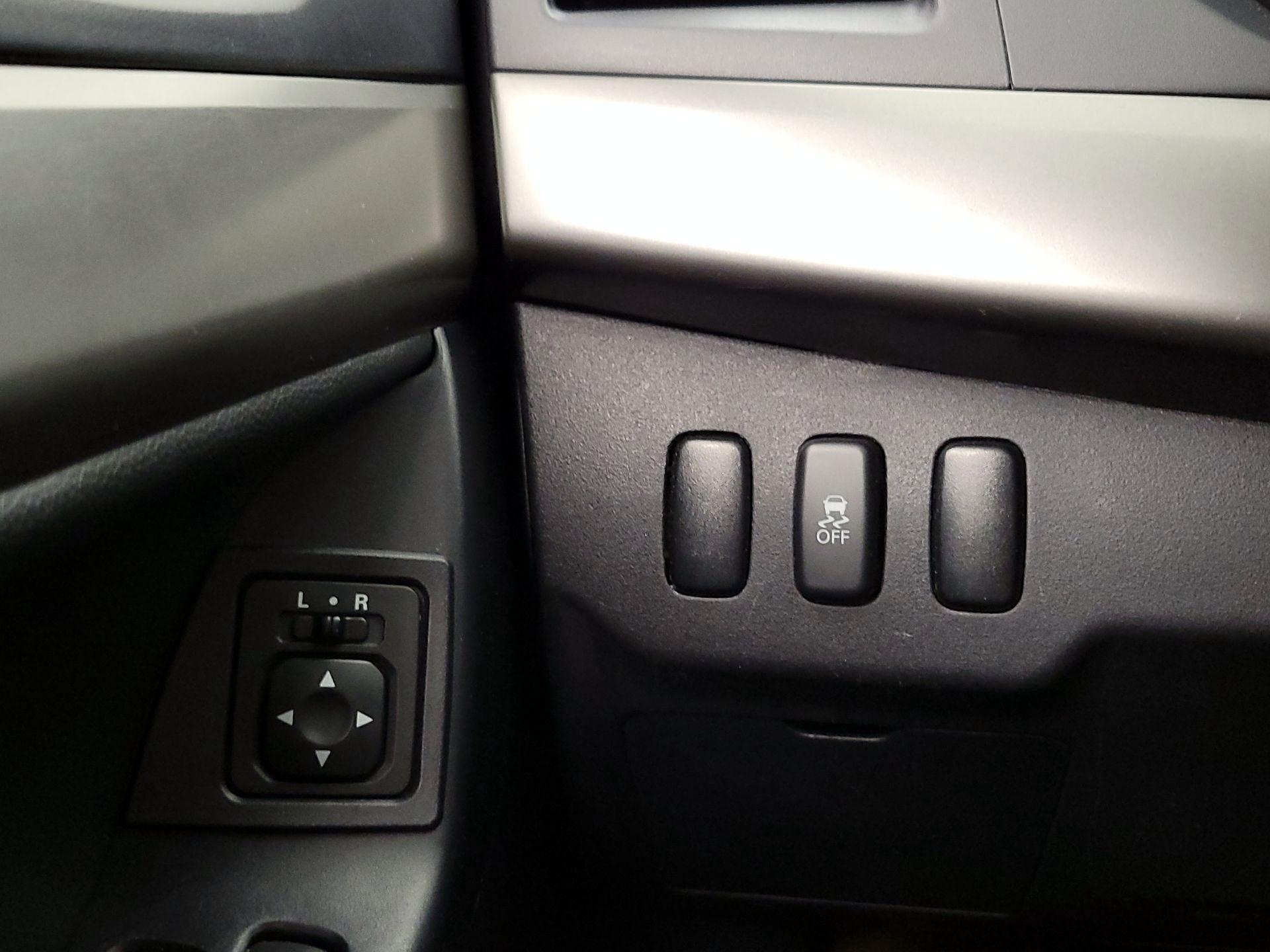 Thumbnail: 2014 Mitsubishi Lancer - 13