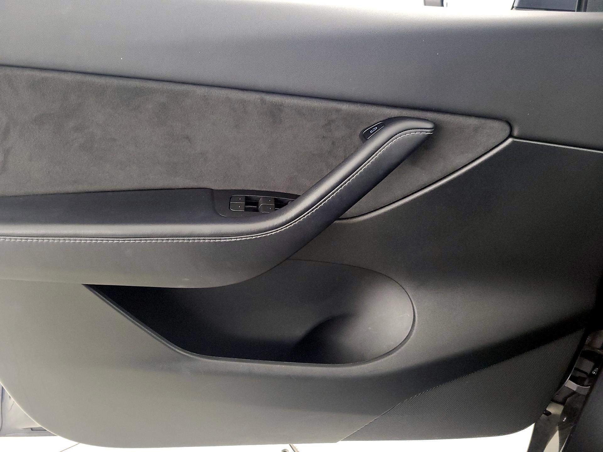 Thumbnail: 2022 Tesla Model Y - 12