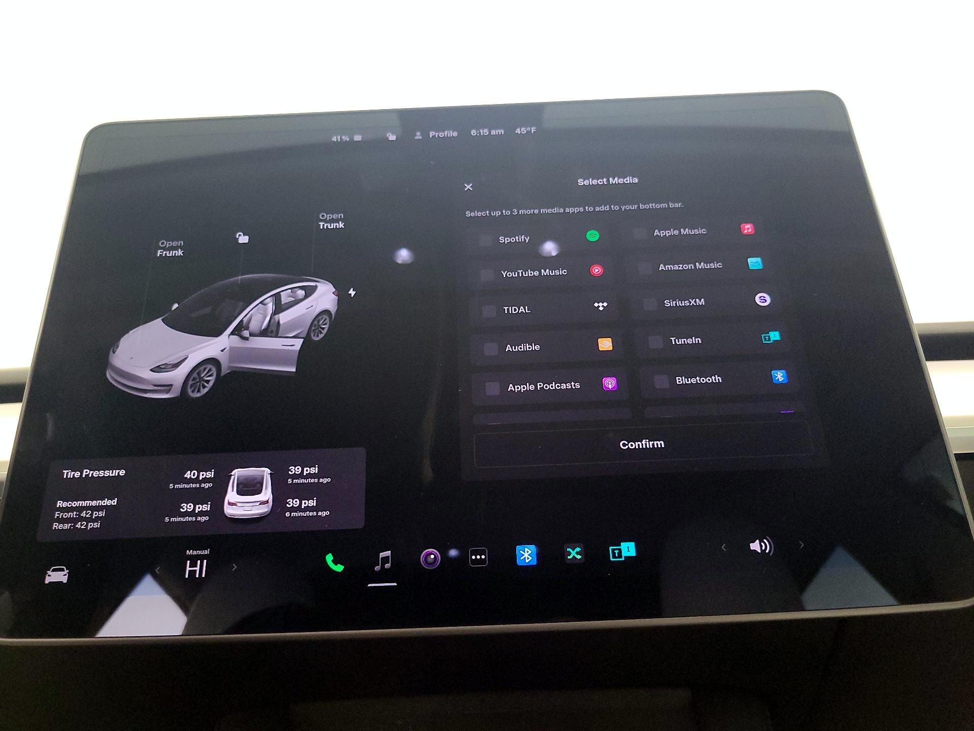 Thumbnail: 2022 Tesla Model 3 - 15