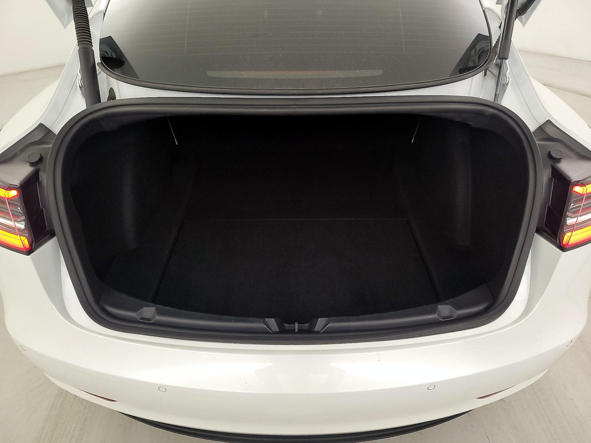 Thumbnail: 2022 Tesla Model 3 - 19