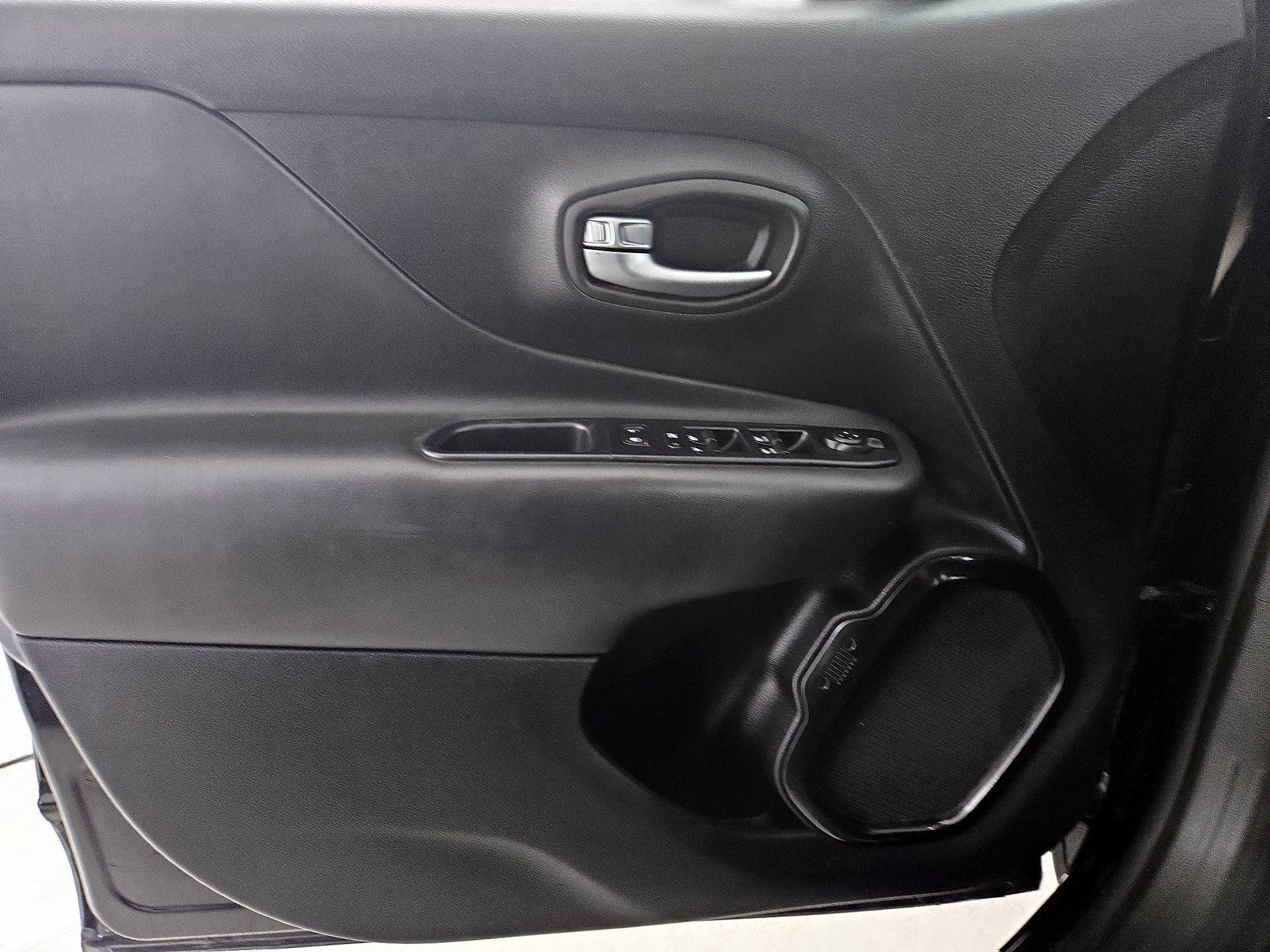 Thumbnail: 2020 Jeep Renegade - 12