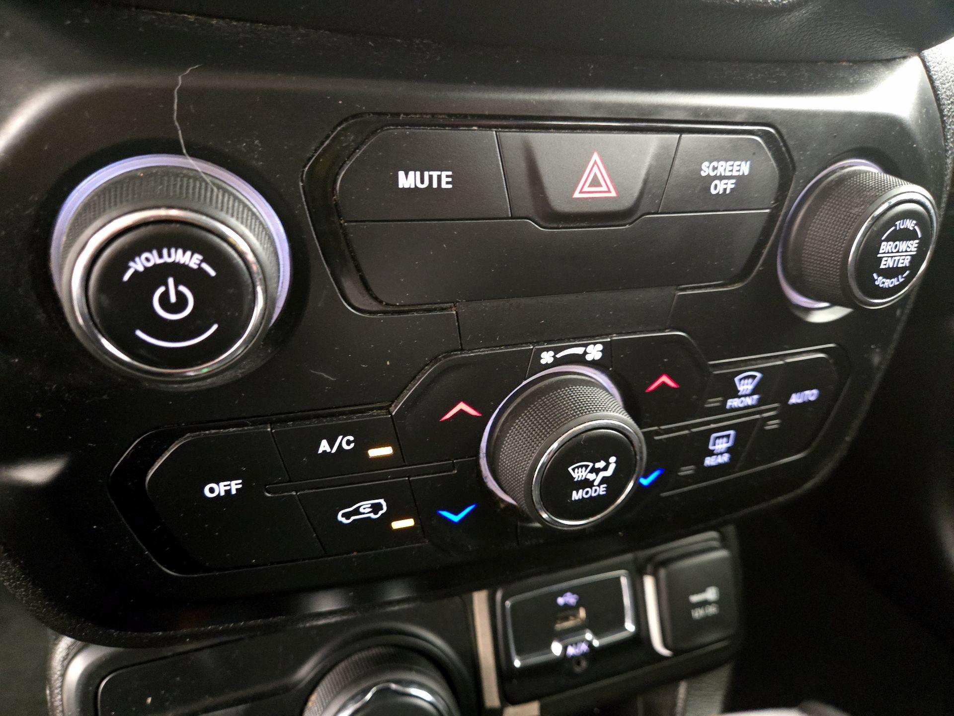 Thumbnail: 2020 Jeep Renegade - 16