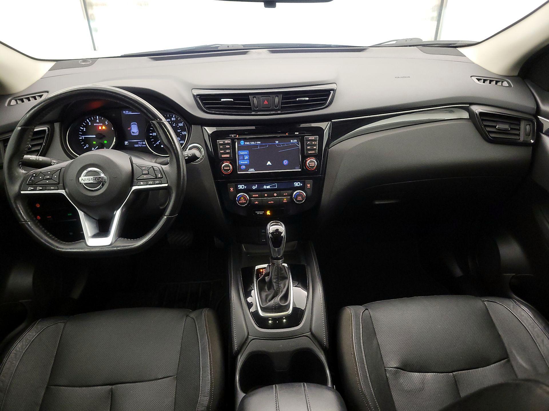 Thumbnail: 2017 Nissan Rogue Sport - 9