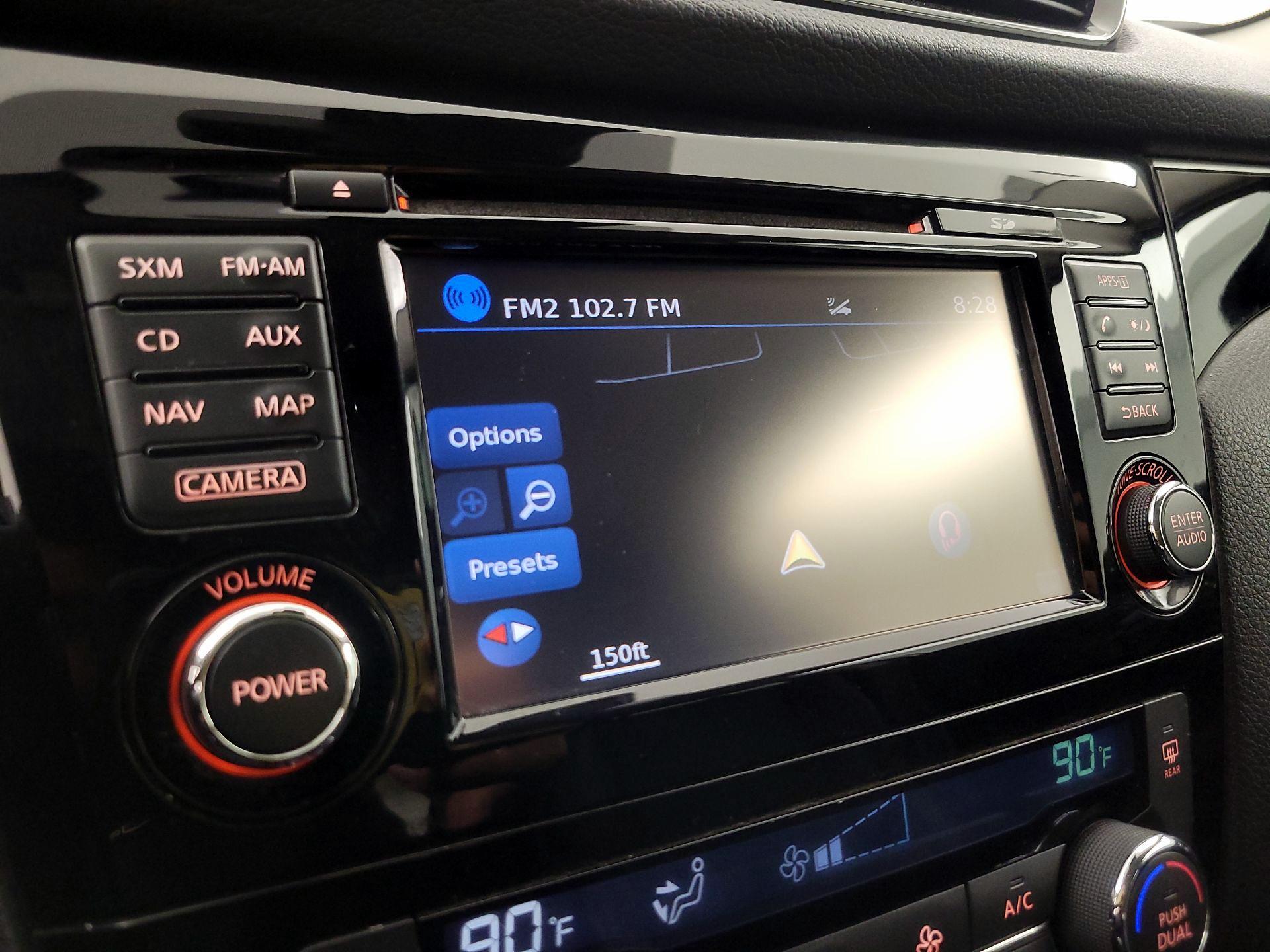 Thumbnail: 2017 Nissan Rogue Sport - 14