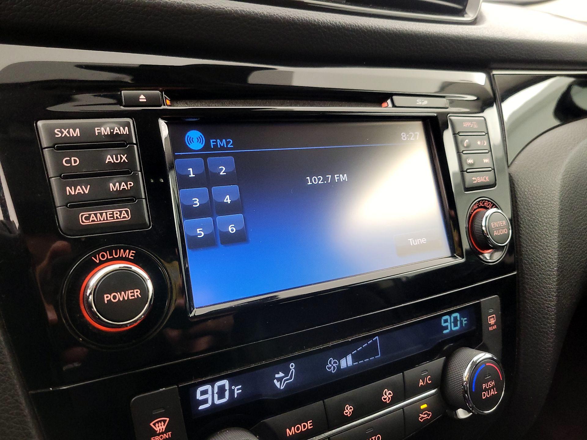 Thumbnail: 2017 Nissan Rogue Sport - 16