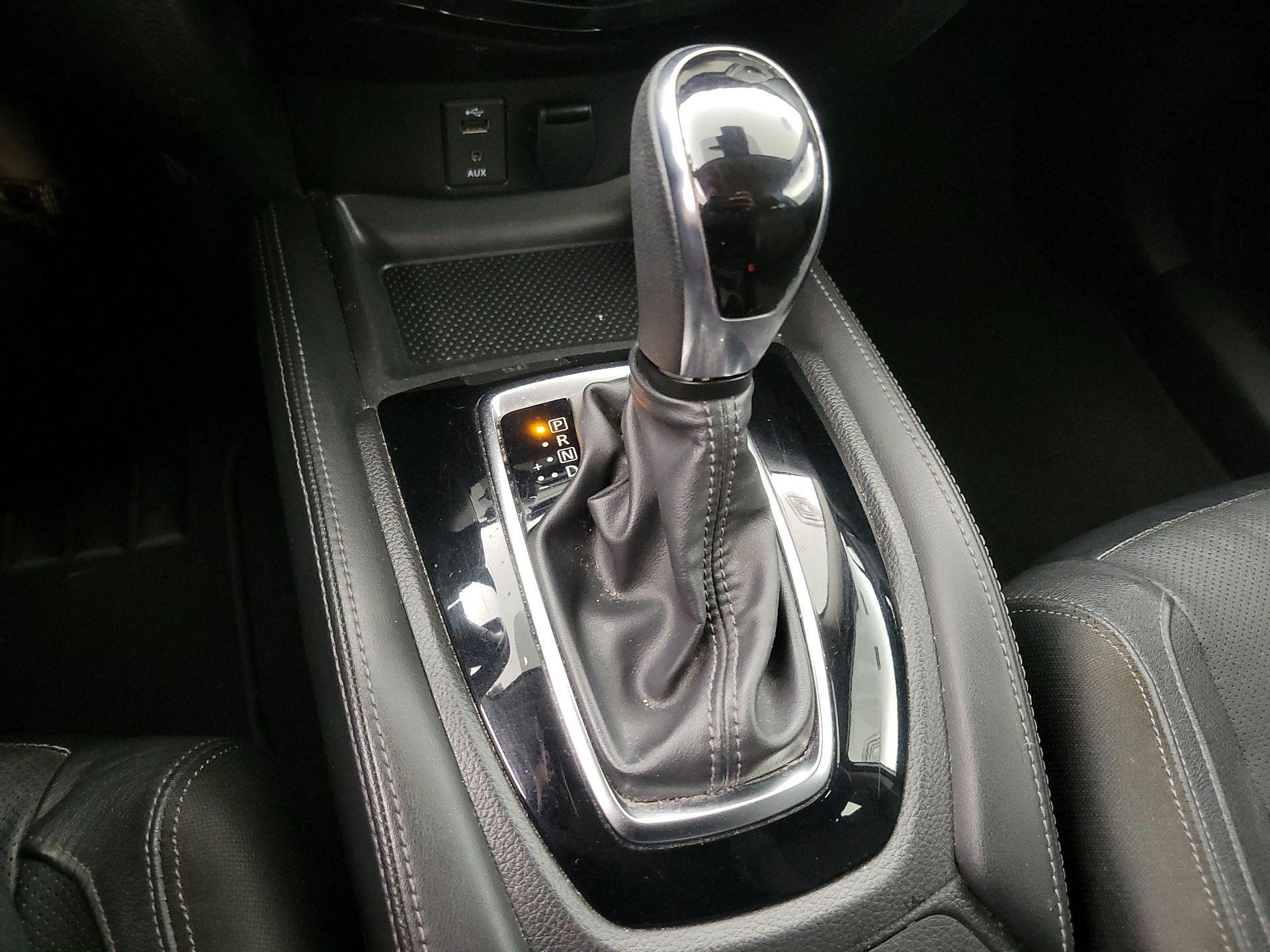 Thumbnail: 2017 Nissan Rogue Sport - 18