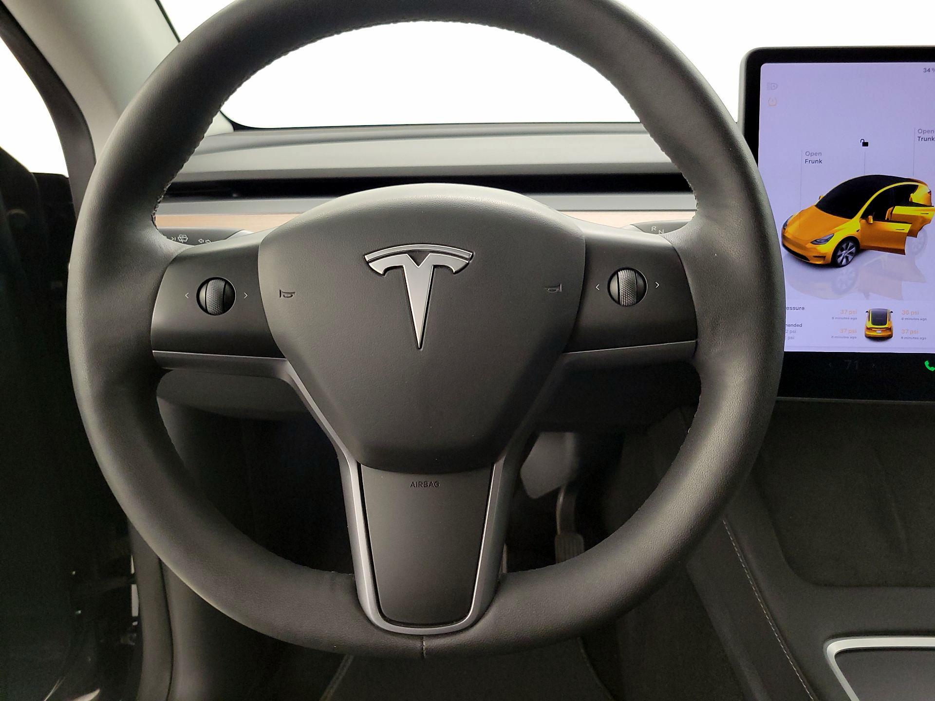 Thumbnail: 2023 Tesla Model Y - 10