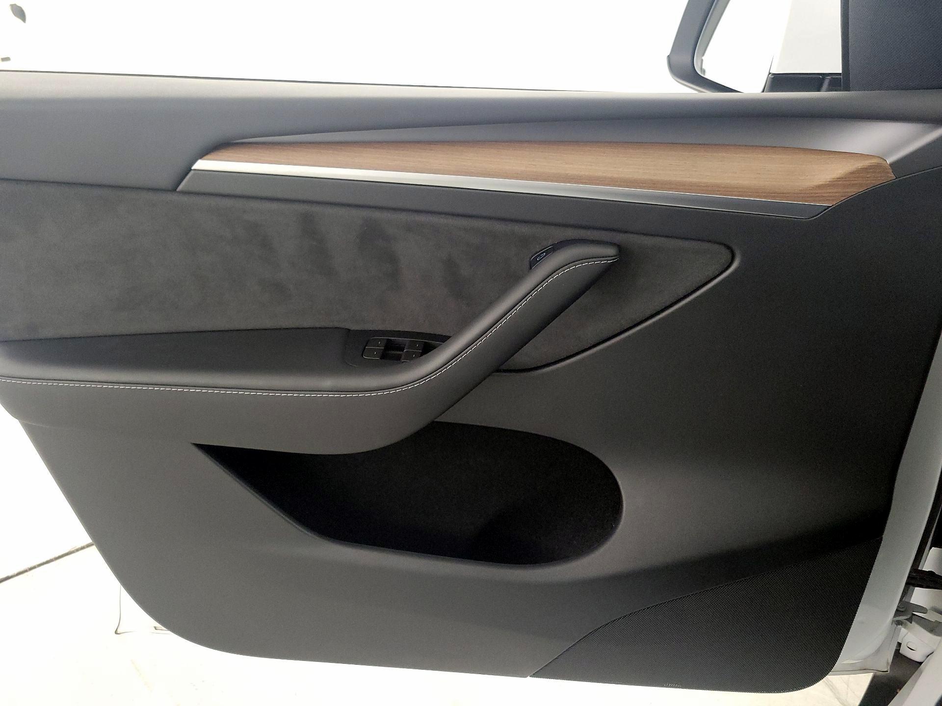 Thumbnail: 2023 Tesla Model Y - 12