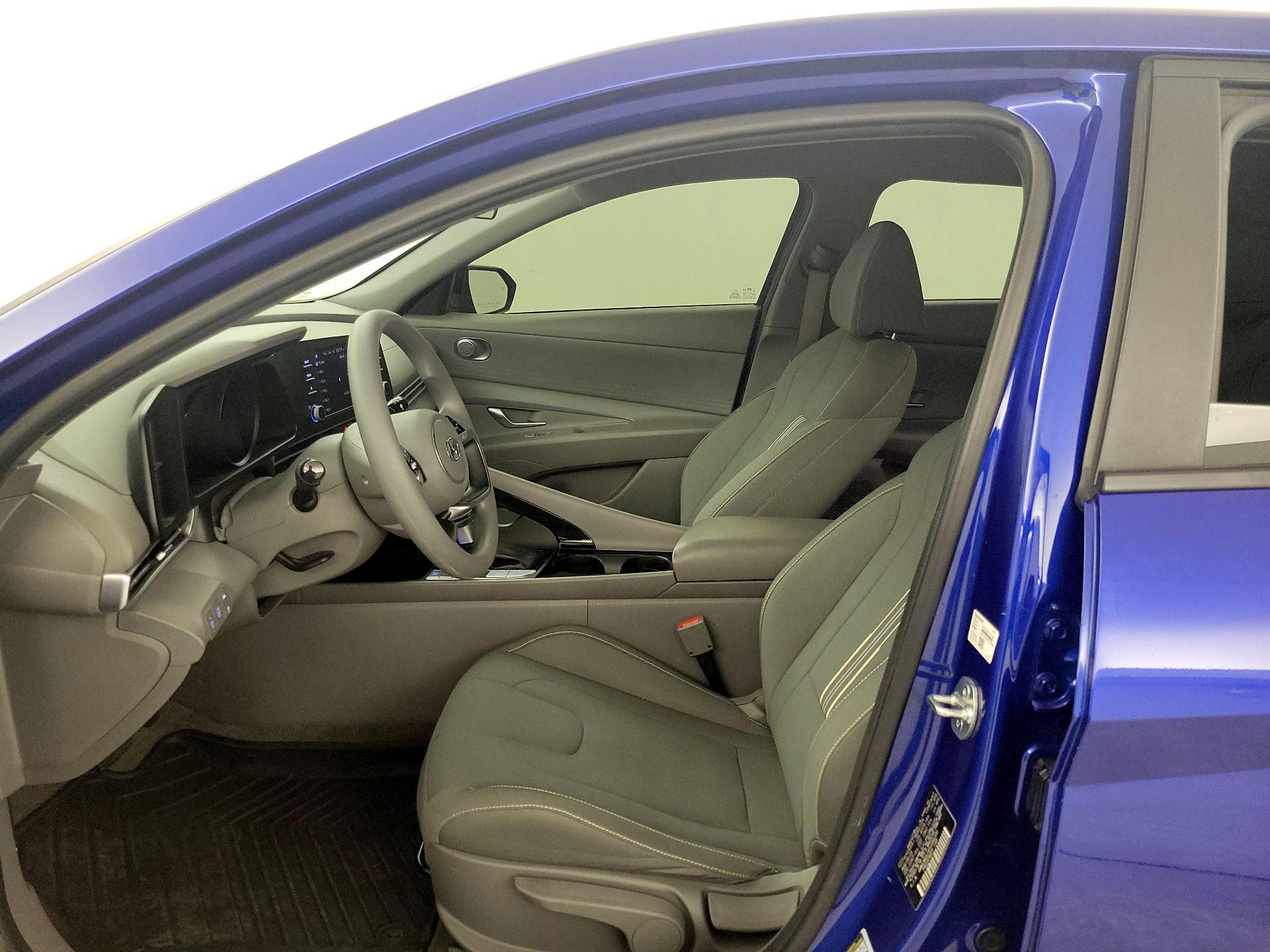 Thumbnail: 2023 Hyundai Elantra - 11