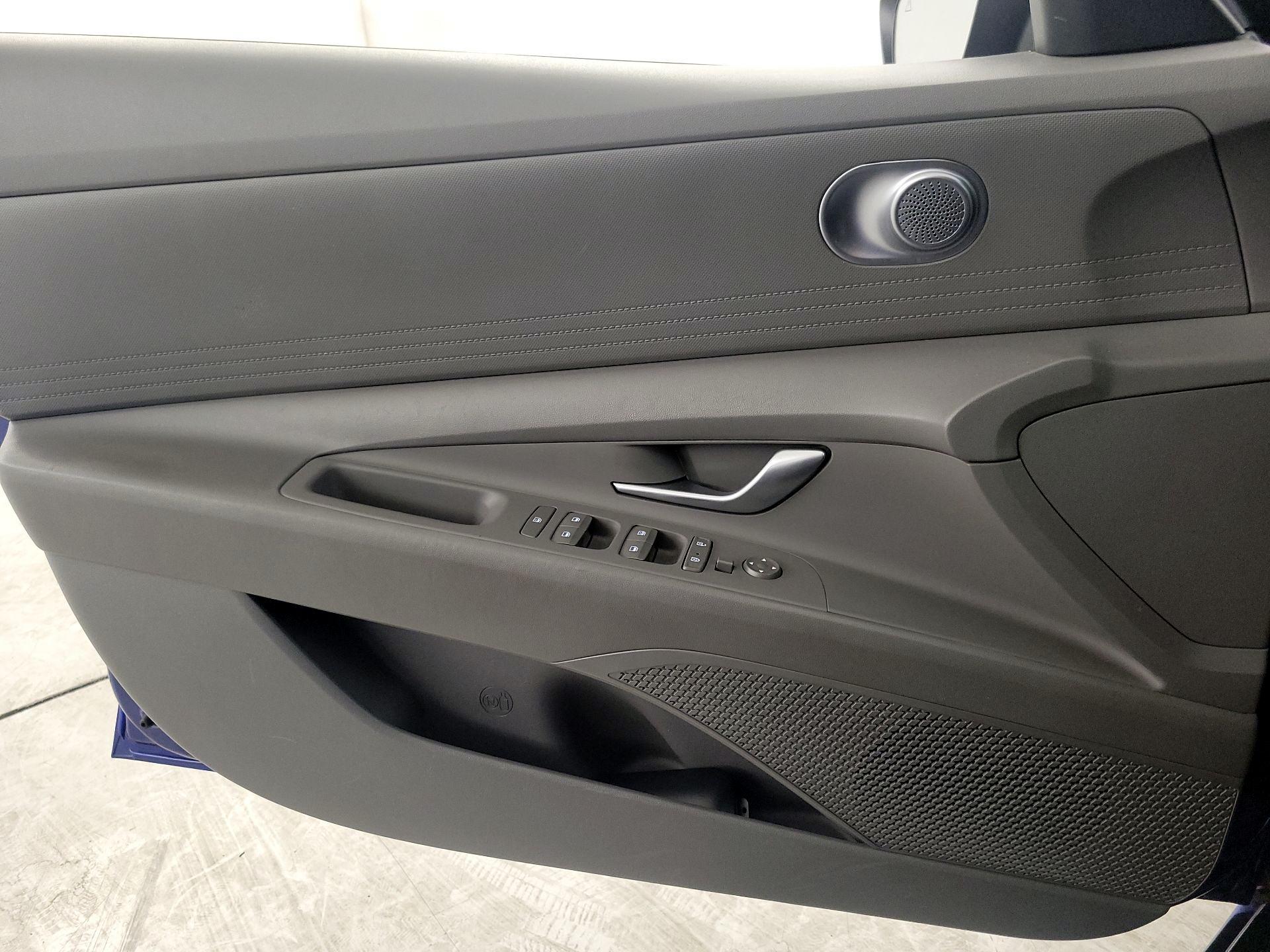 Thumbnail: 2023 Hyundai Elantra - 12