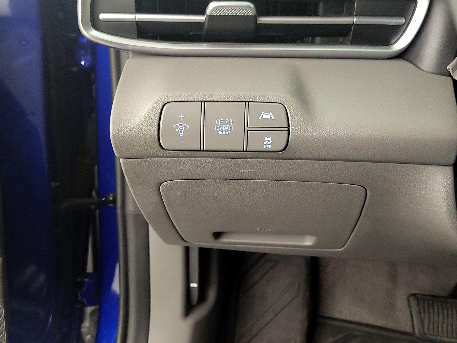 Thumbnail: 2023 Hyundai Elantra - 13