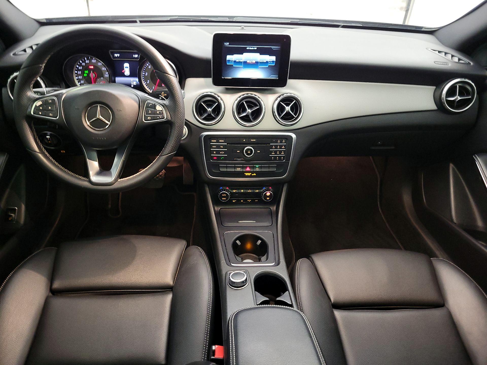 Thumbnail: 2017 Mercedes-Benz GLA - 9