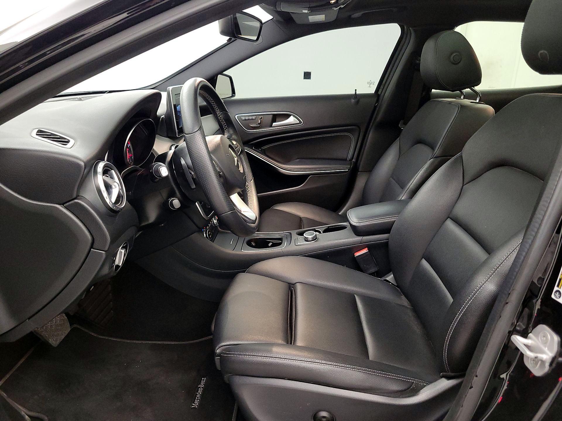 Thumbnail: 2017 Mercedes-Benz GLA - 11