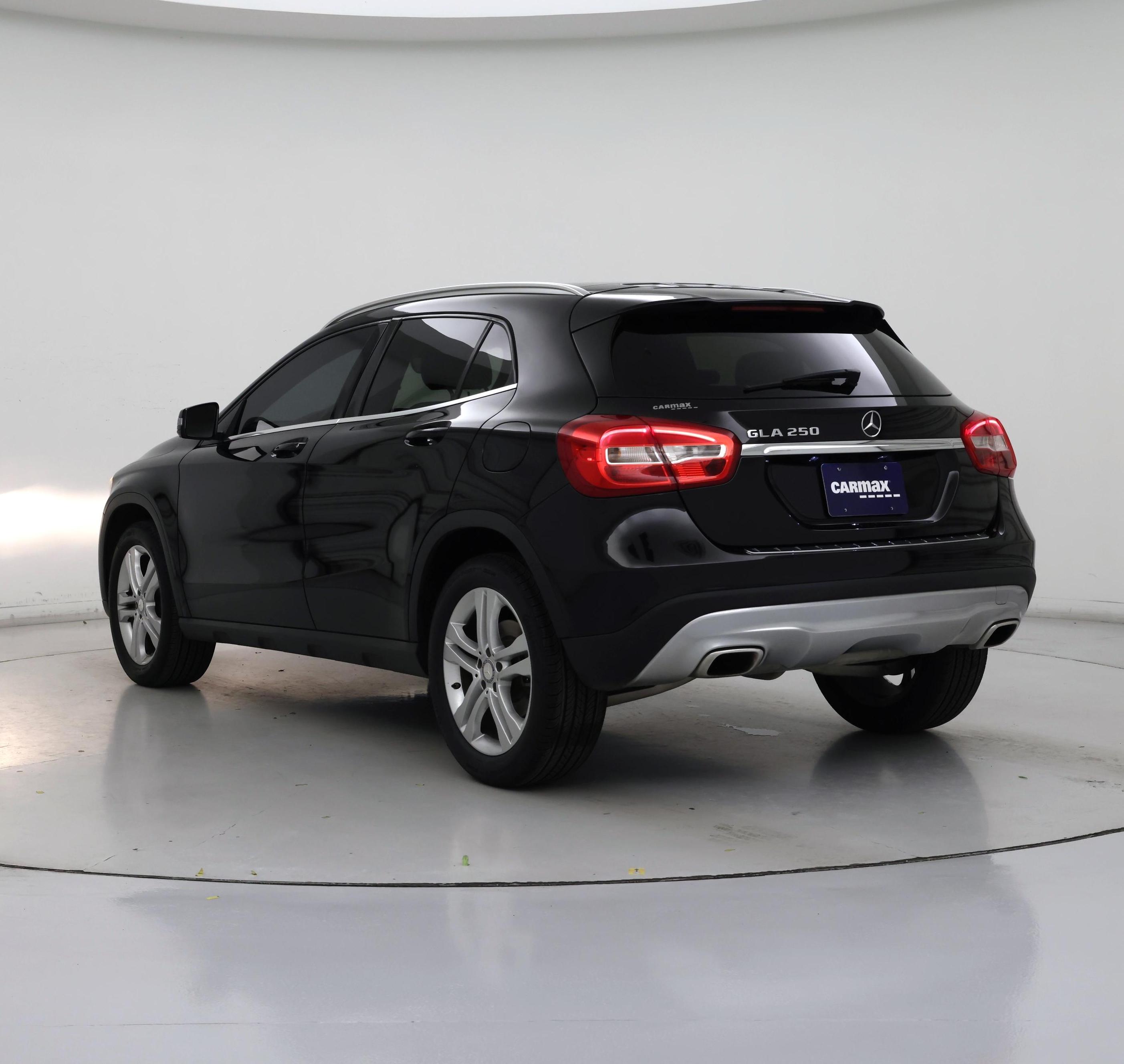 Thumbnail: 2017 Mercedes-Benz GLA - 2