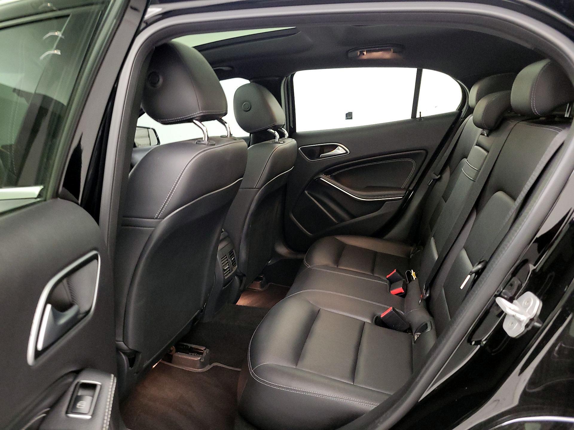 Thumbnail: 2017 Mercedes-Benz GLA - 19