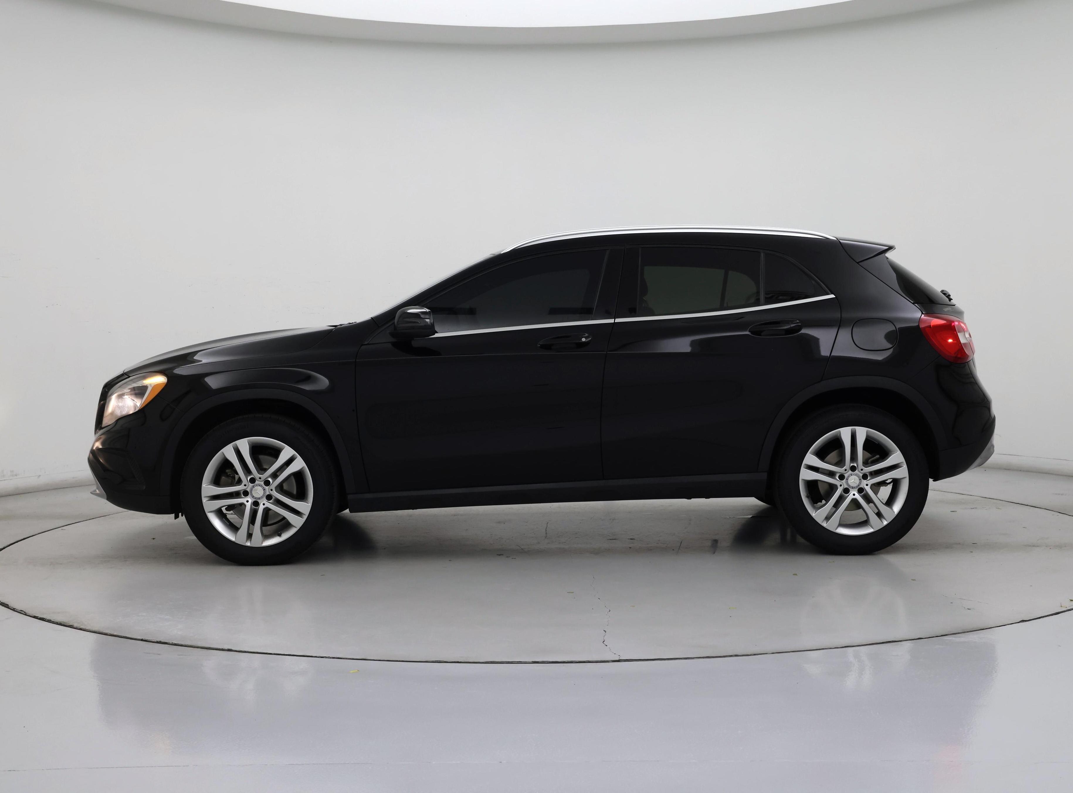 Thumbnail: 2017 Mercedes-Benz GLA - 3