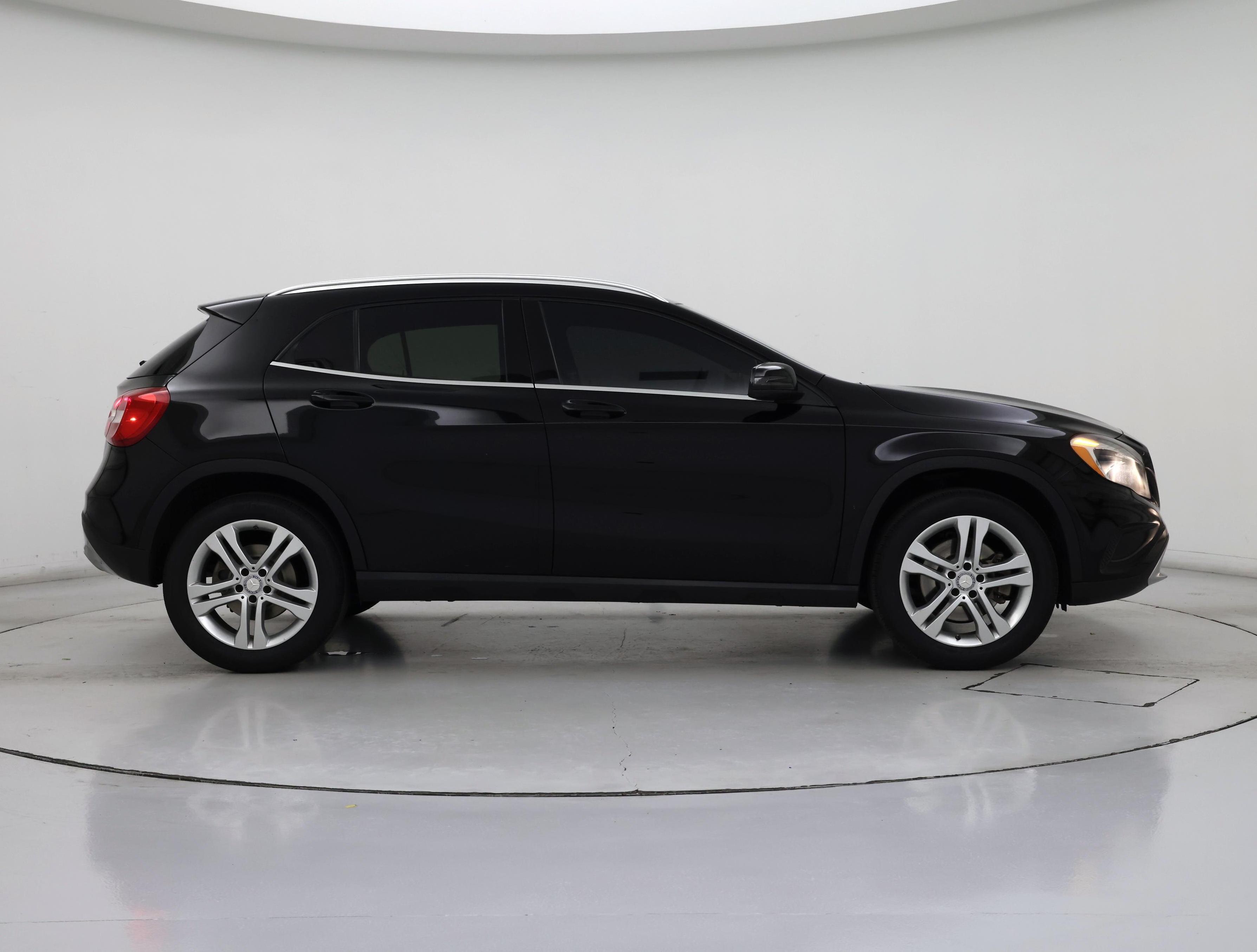 Thumbnail: 2017 Mercedes-Benz GLA - 7