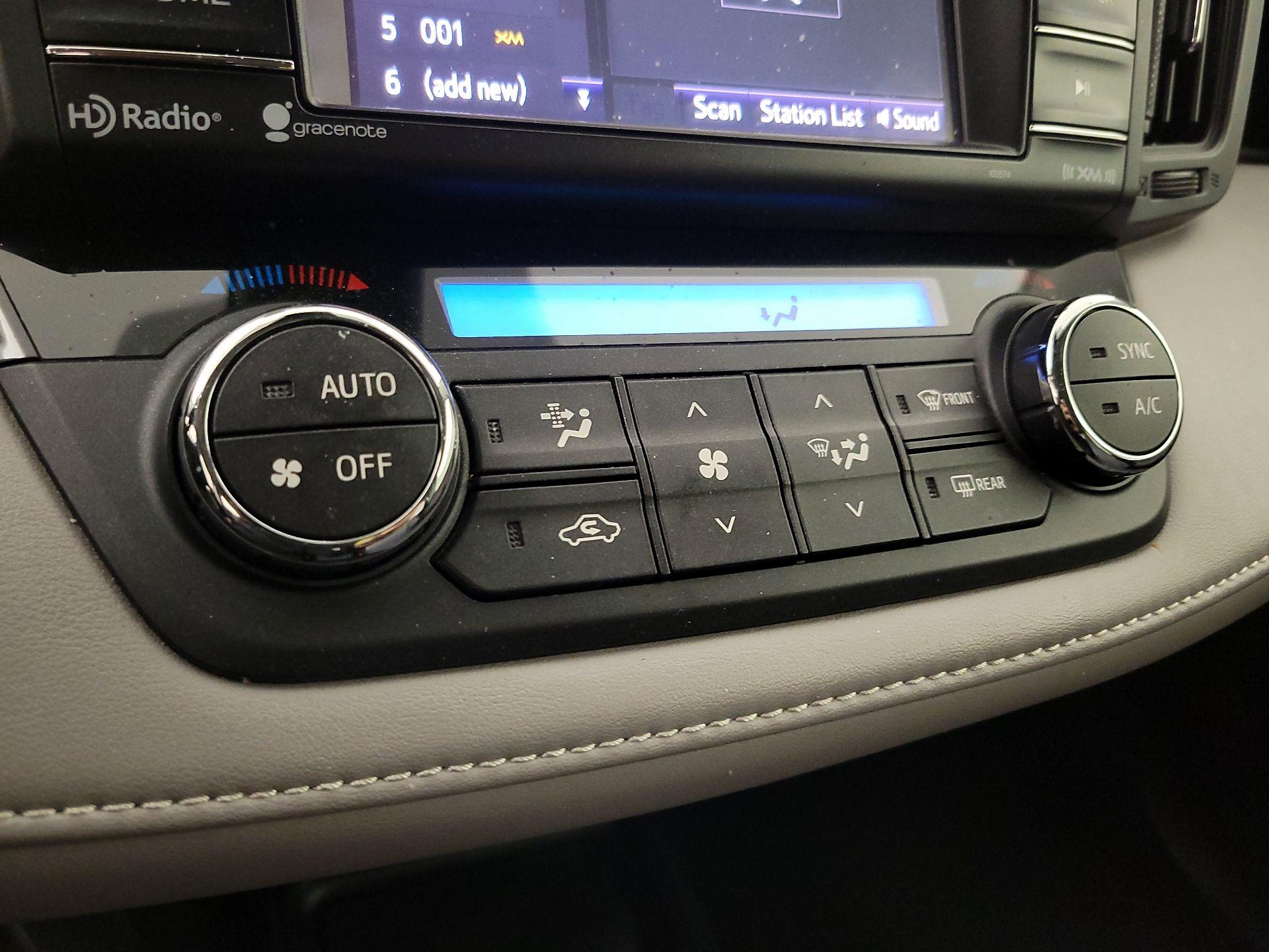 Thumbnail: 2018 Toyota RAV4 - 16