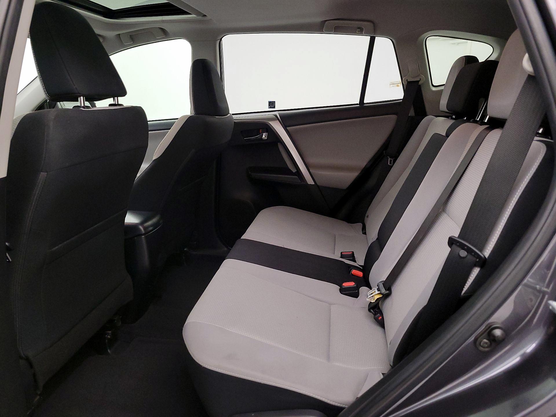 Thumbnail: 2018 Toyota RAV4 - 18