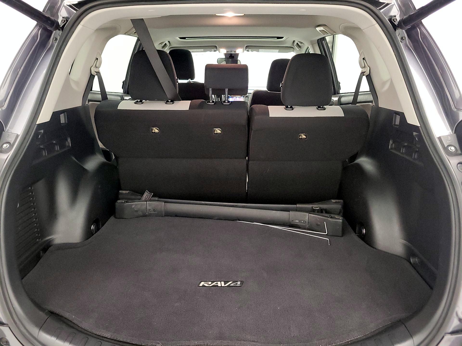 Thumbnail: 2018 Toyota RAV4 - 19