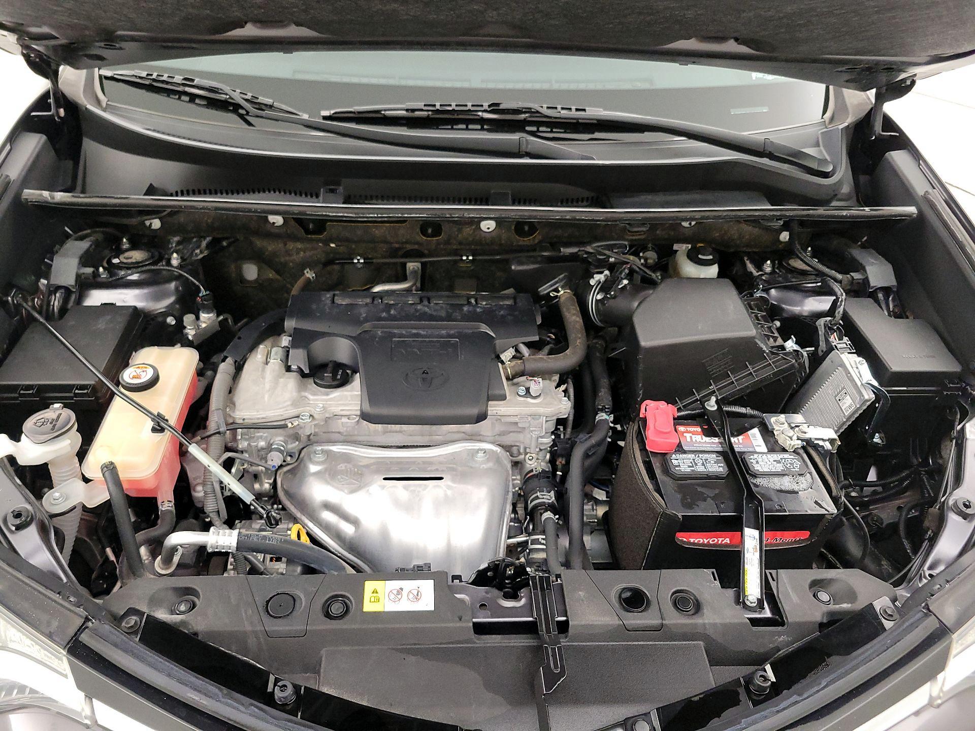 Thumbnail: 2018 Toyota RAV4 - 20