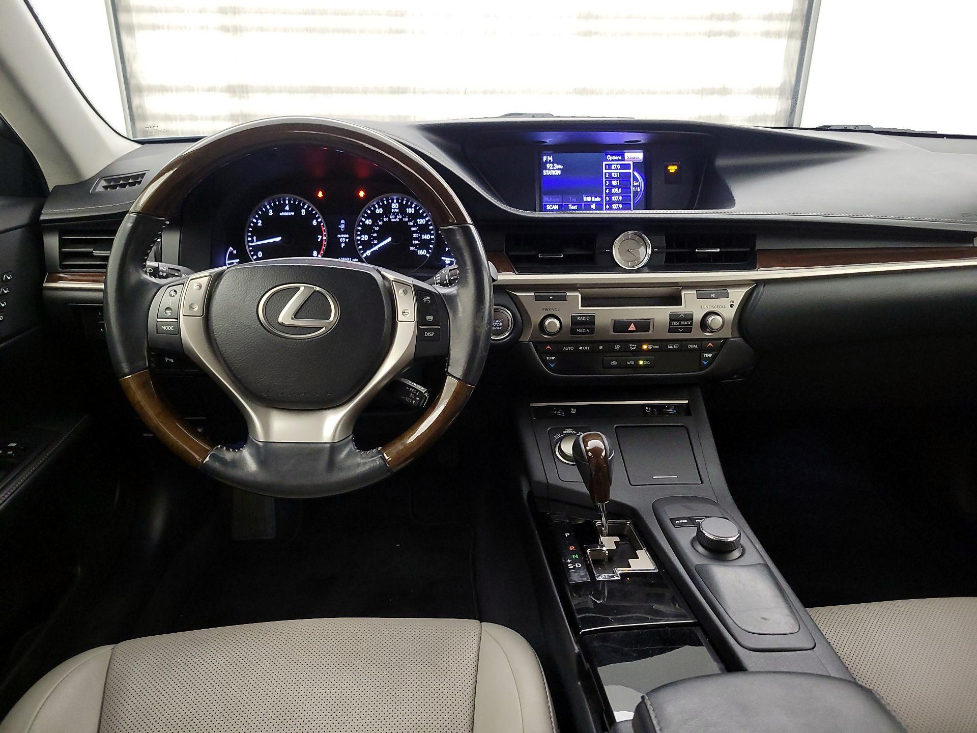 Thumbnail: 2014 Lexus ES - 9