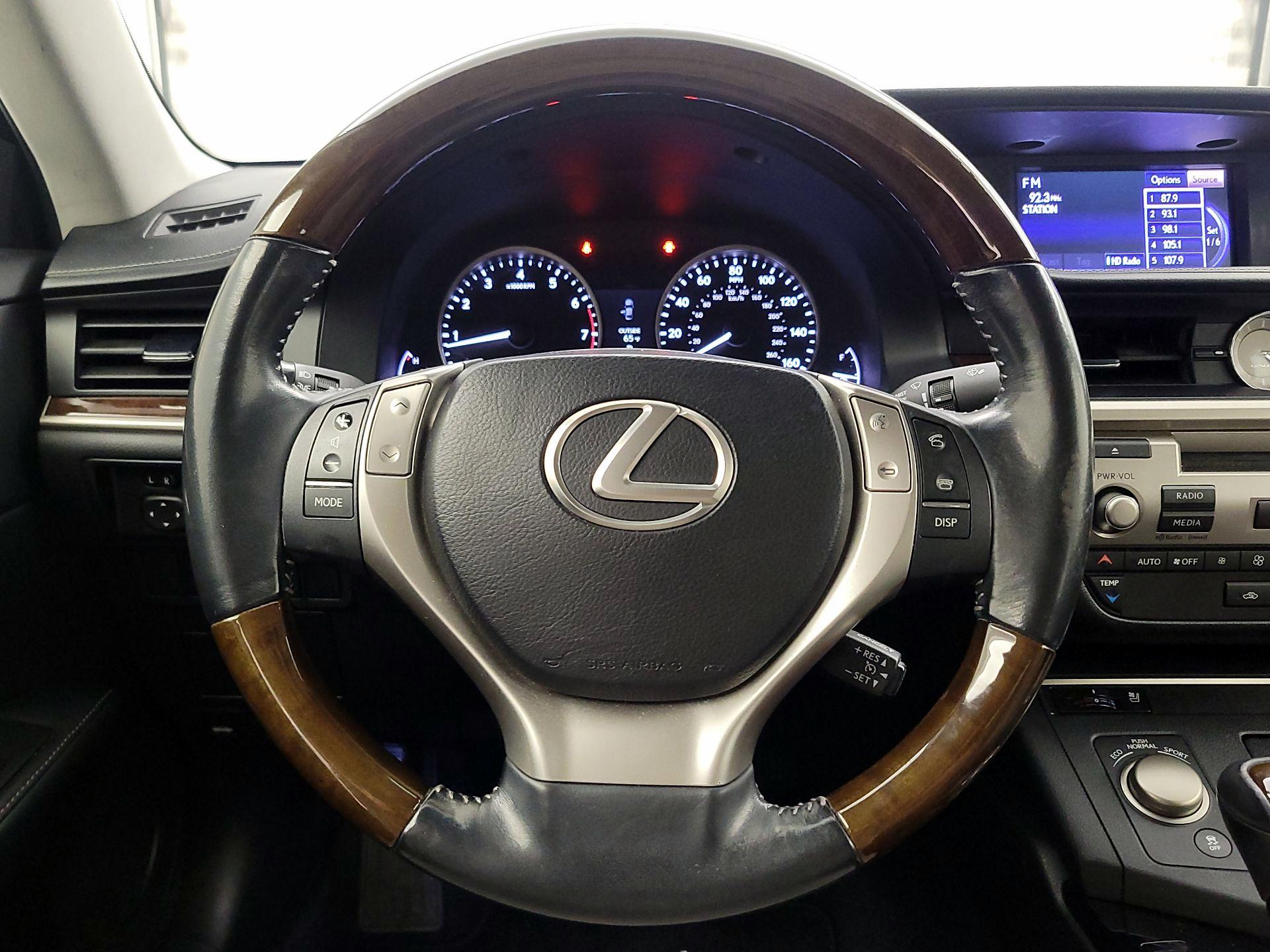 Thumbnail: 2014 Lexus ES - 10