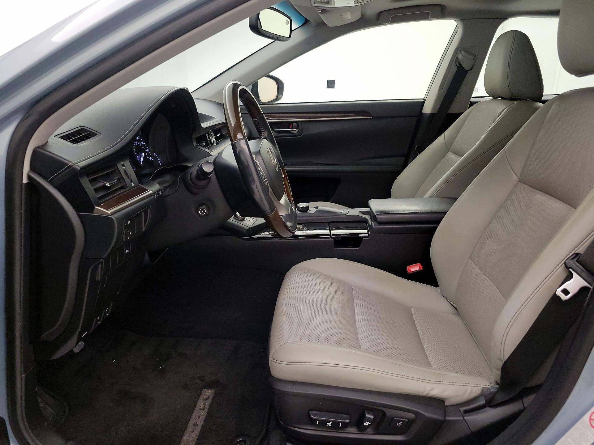 Thumbnail: 2014 Lexus ES - 11