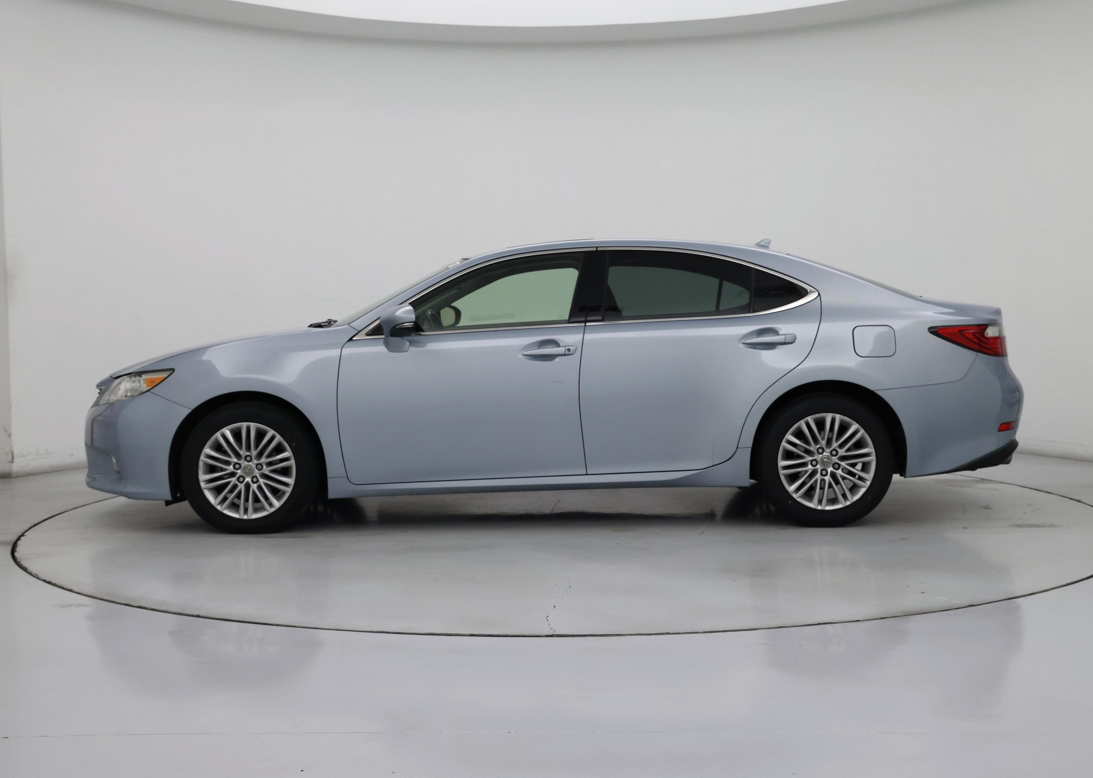 Thumbnail: 2014 Lexus ES - 3