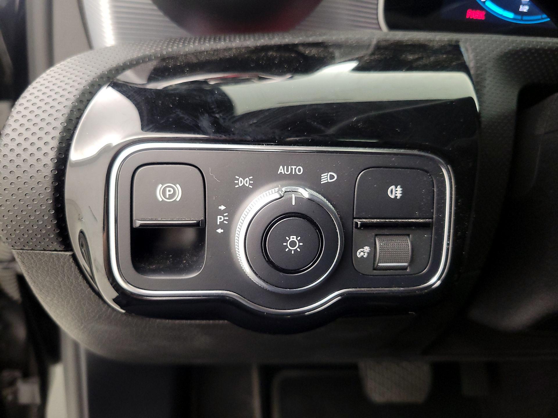 Thumbnail: 2019 Mercedes-Benz A-Class - 13