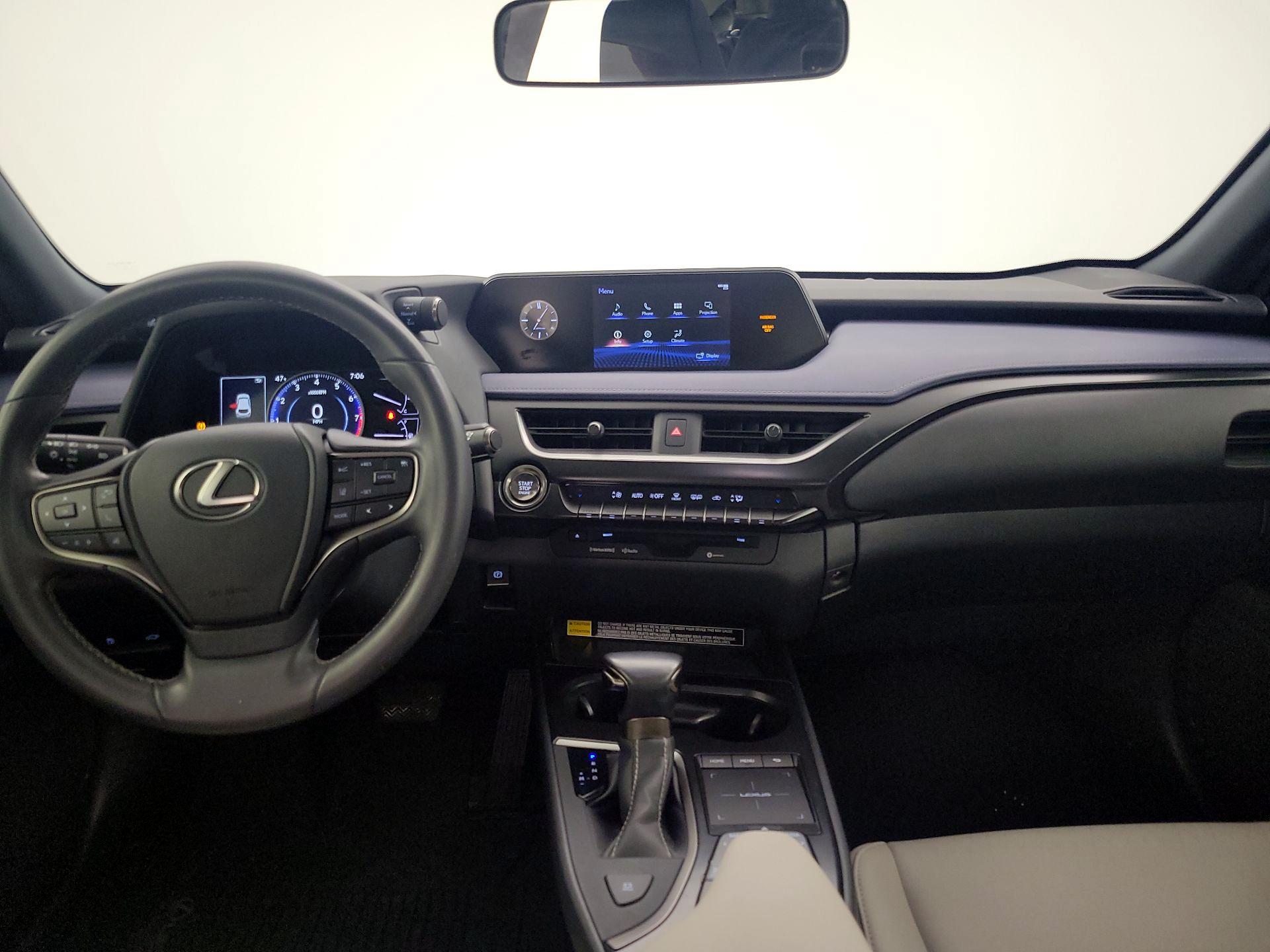 Thumbnail: 2021 Lexus UX - 9