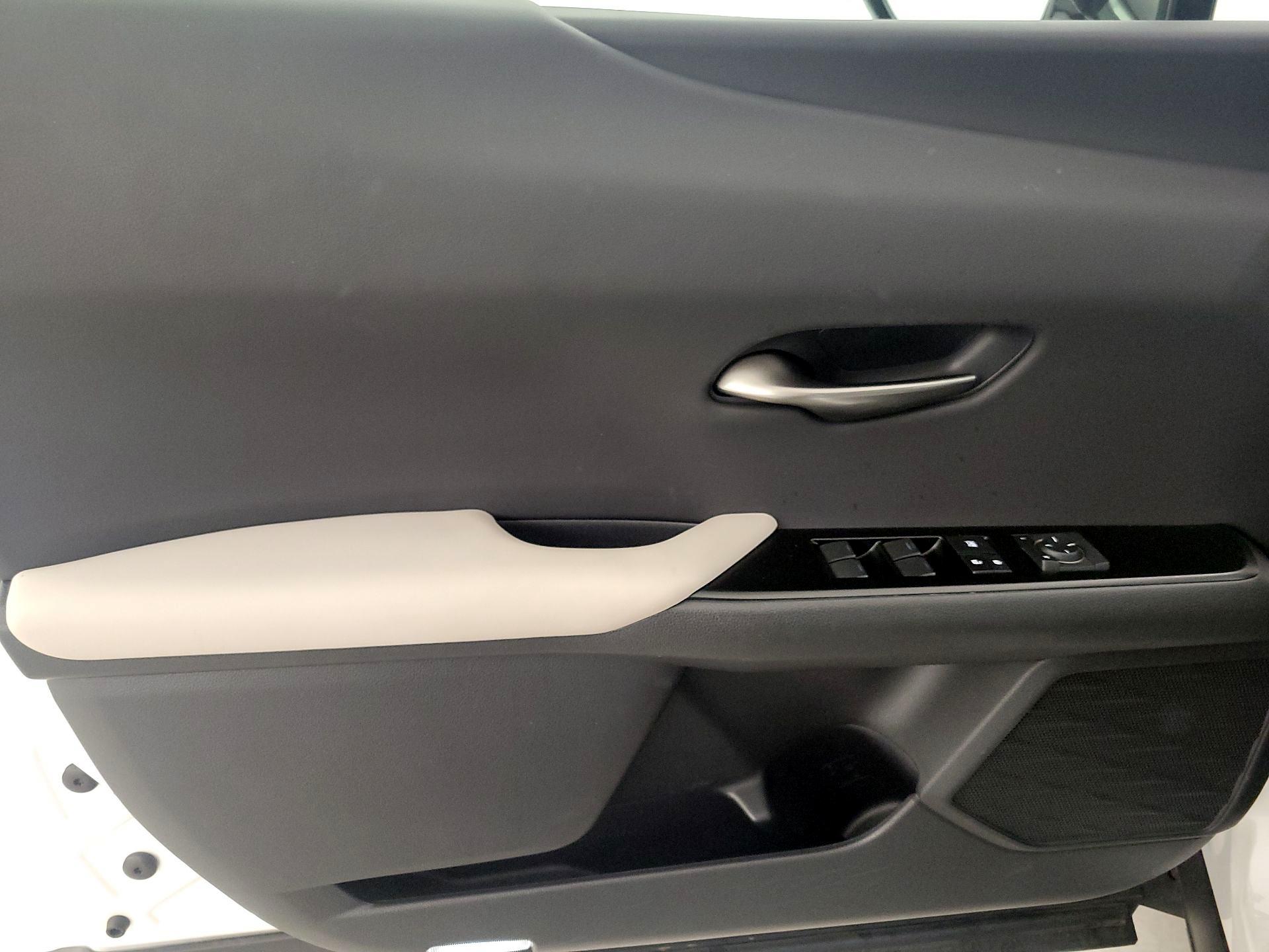 Thumbnail: 2021 Lexus UX - 12