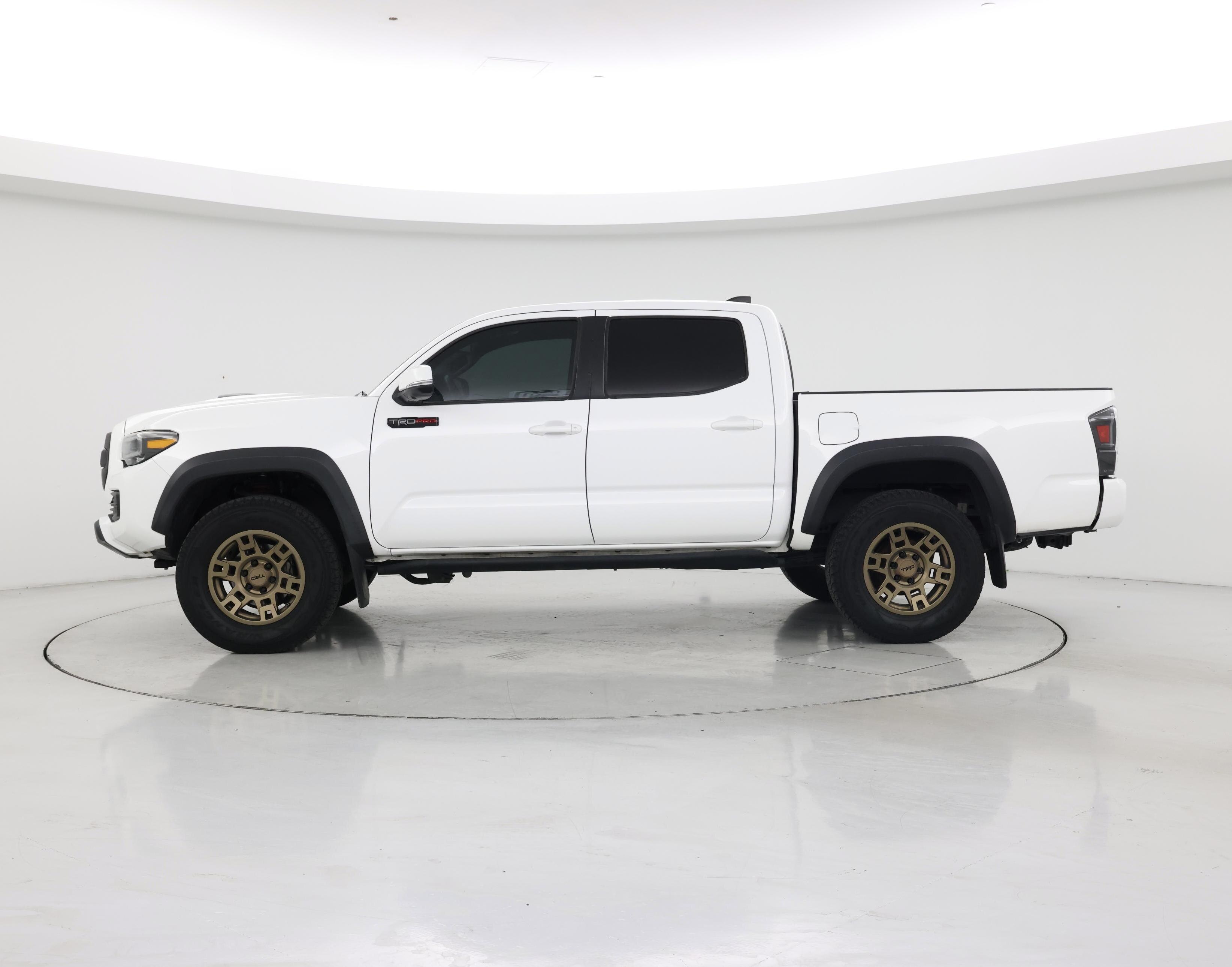 Thumbnail: 2020 Toyota Tacoma - 3