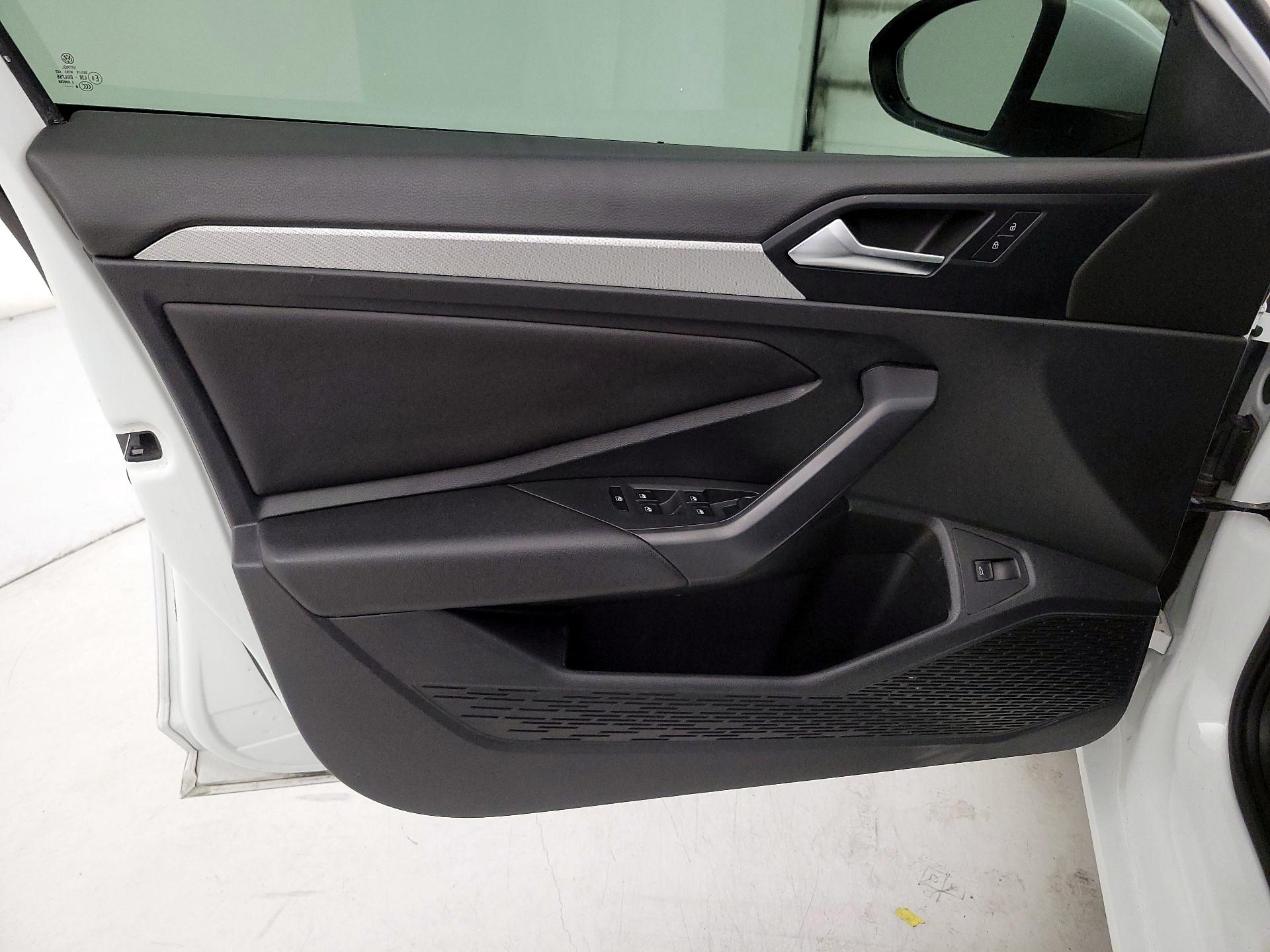 Thumbnail: 2019 Volkswagen Jetta - 12