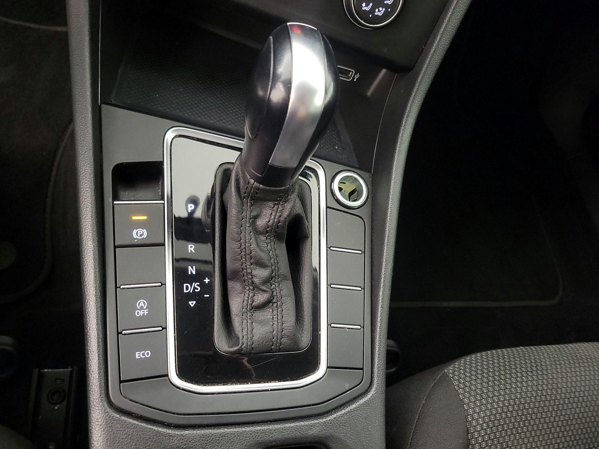 Thumbnail: 2019 Volkswagen Jetta - 17