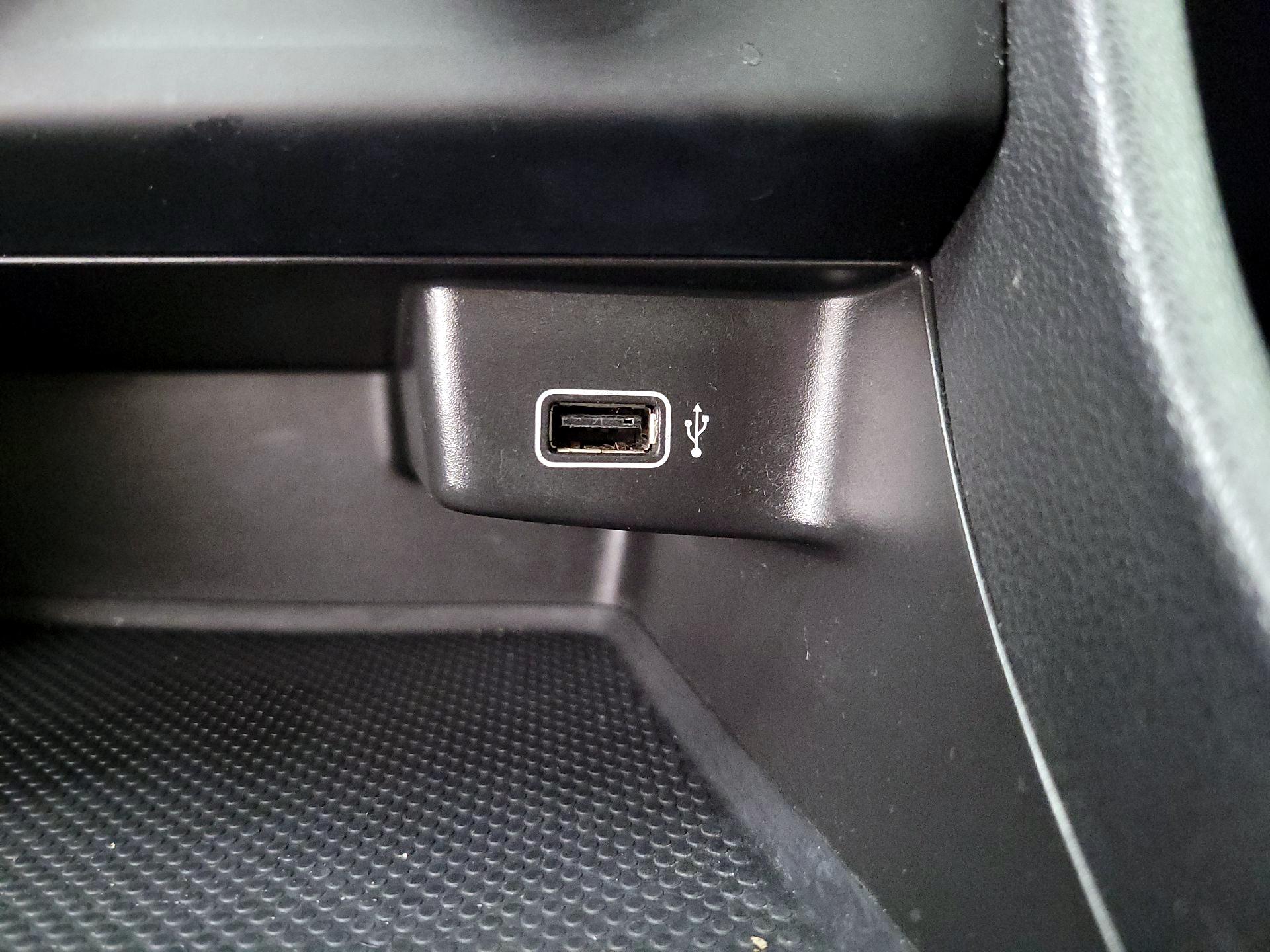 Thumbnail: 2019 Volkswagen Jetta - 18