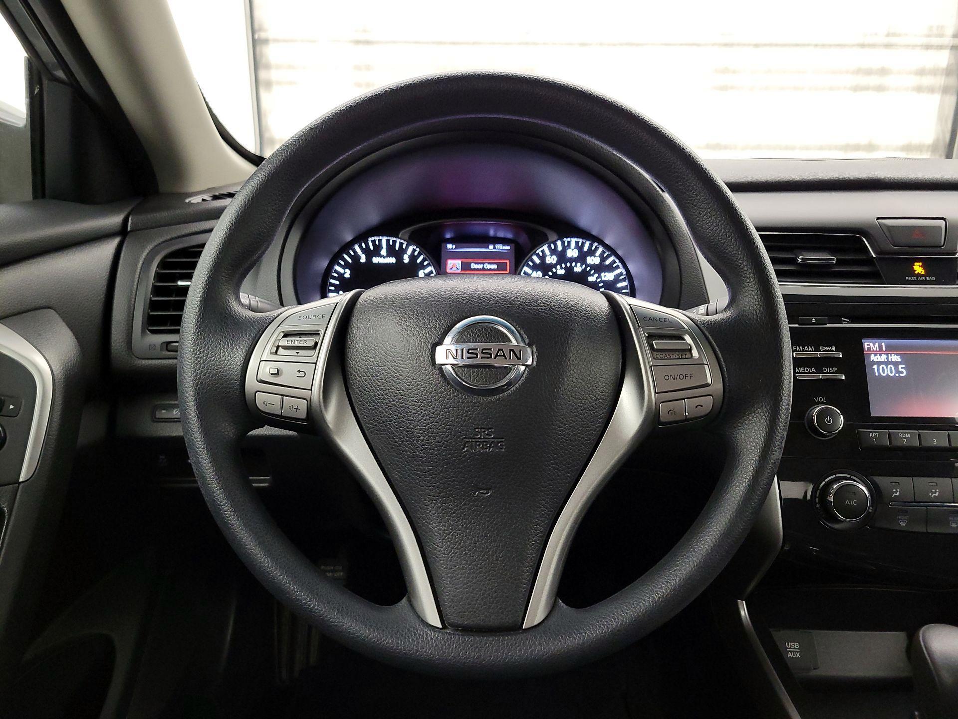 Thumbnail: 2015 Nissan Altima - 10