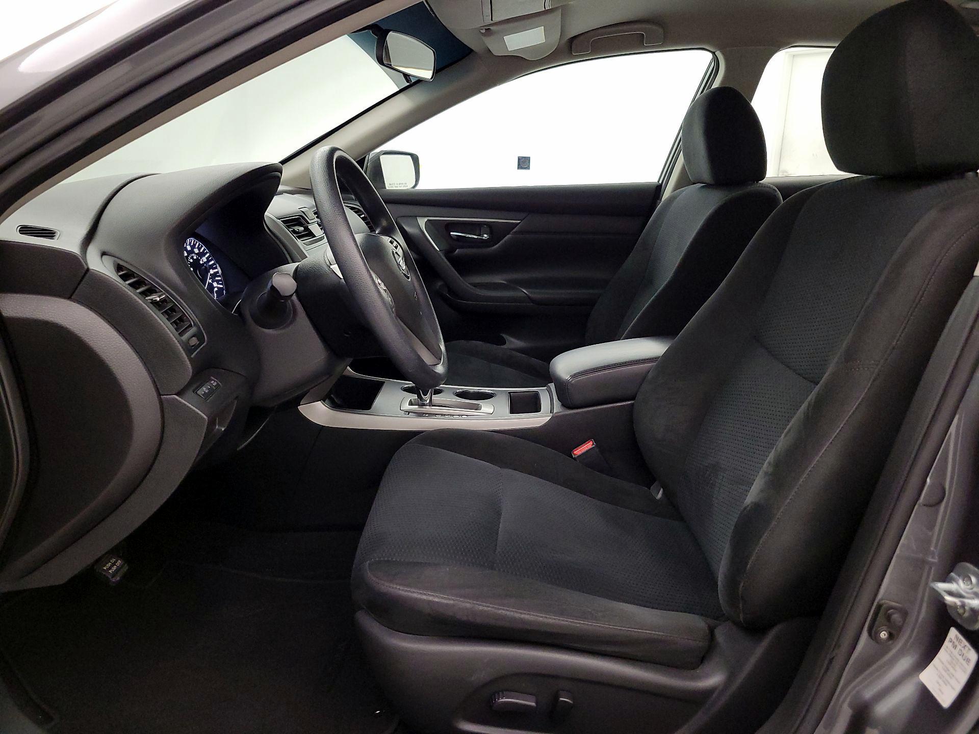 Thumbnail: 2015 Nissan Altima - 11