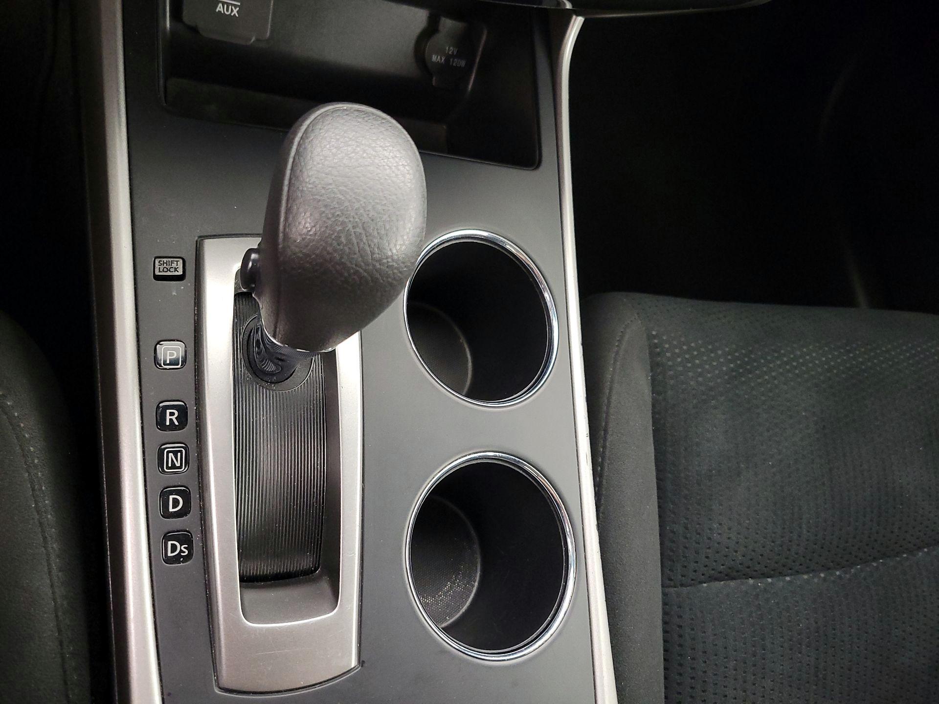 Thumbnail: 2015 Nissan Altima - 17