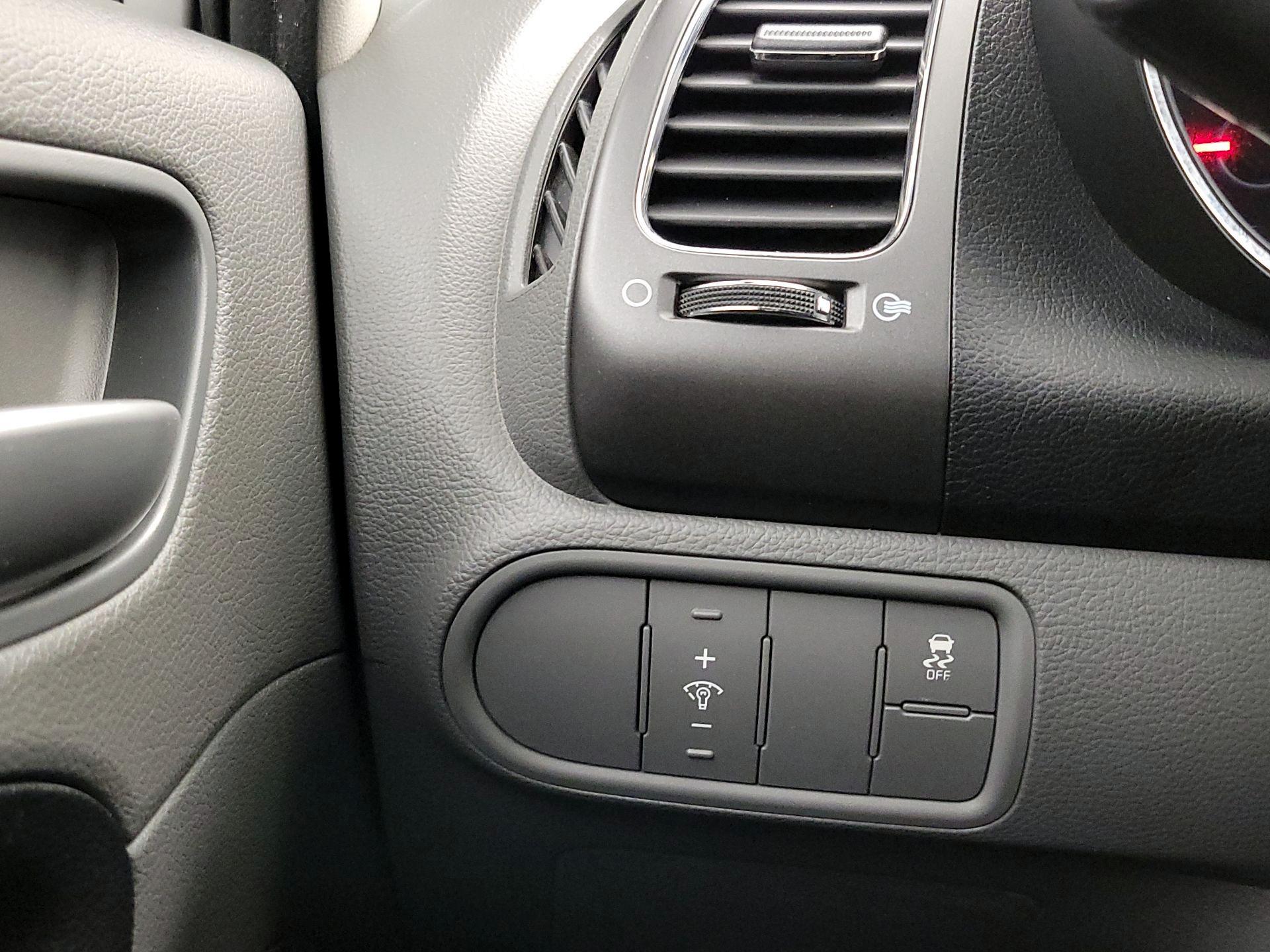 Thumbnail: 2018 Kia Forte - 13