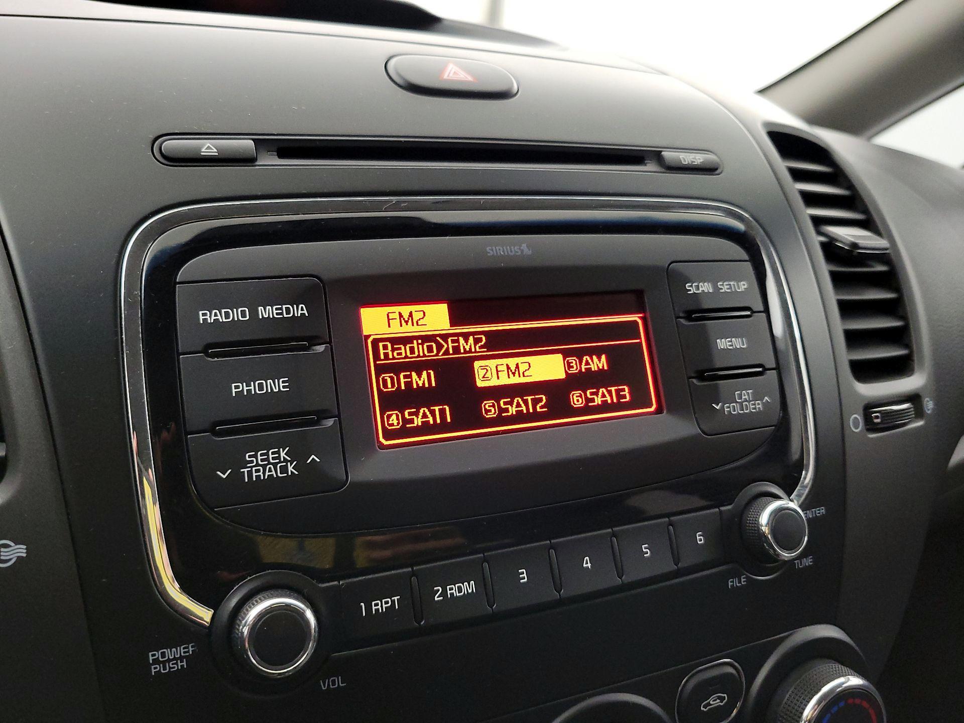 Thumbnail: 2018 Kia Forte - 14