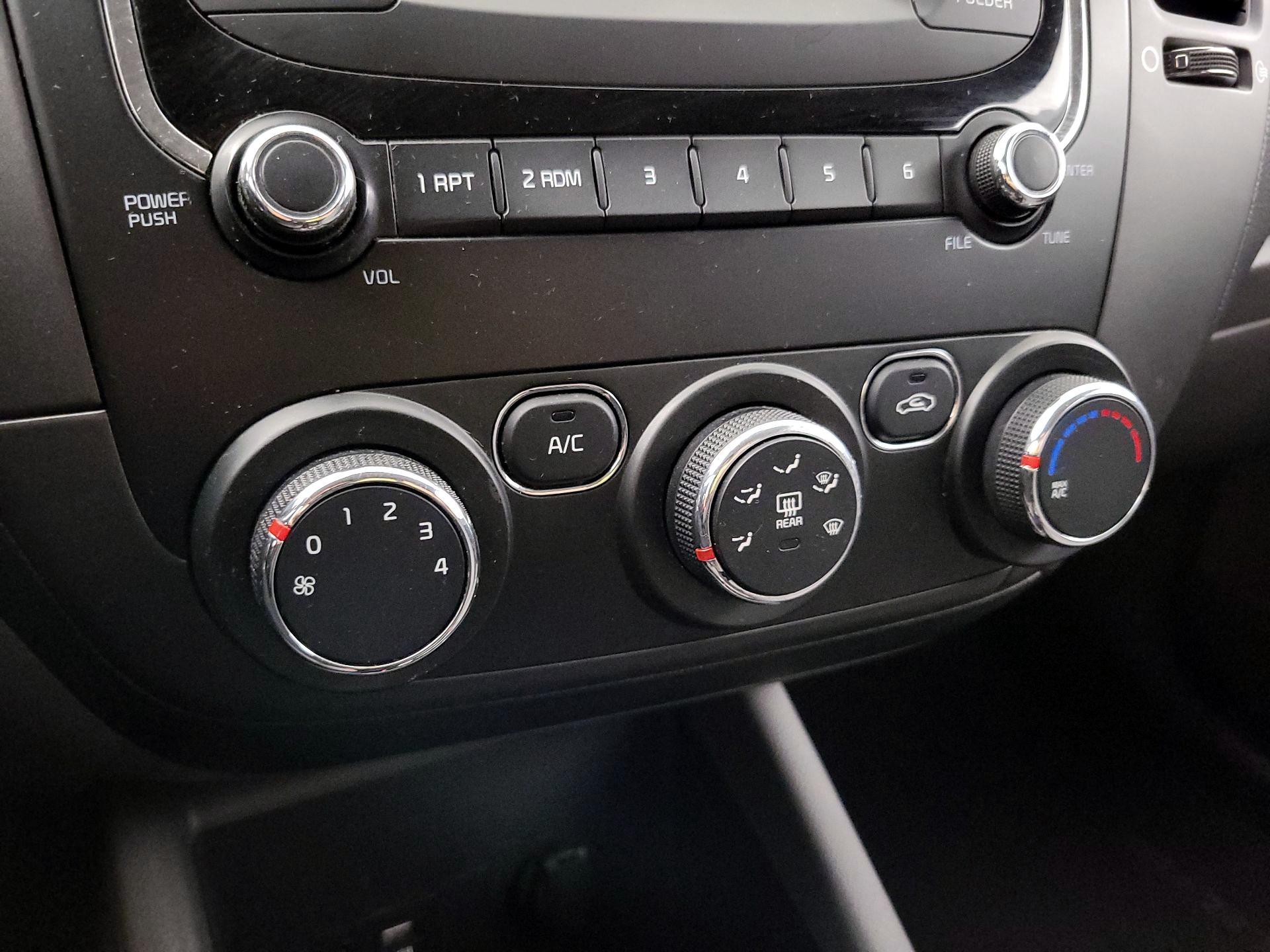 Thumbnail: 2018 Kia Forte - 15