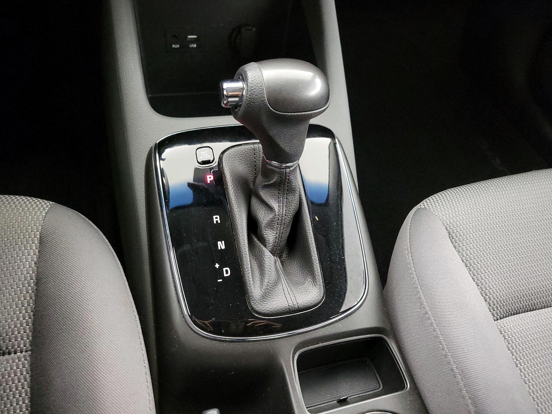 Thumbnail: 2018 Kia Forte - 16