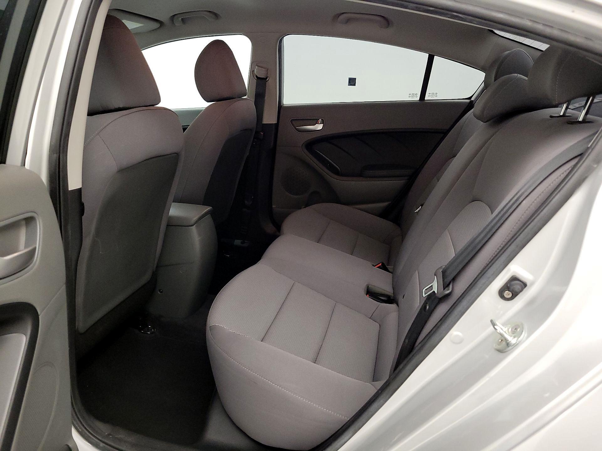 Thumbnail: 2018 Kia Forte - 18