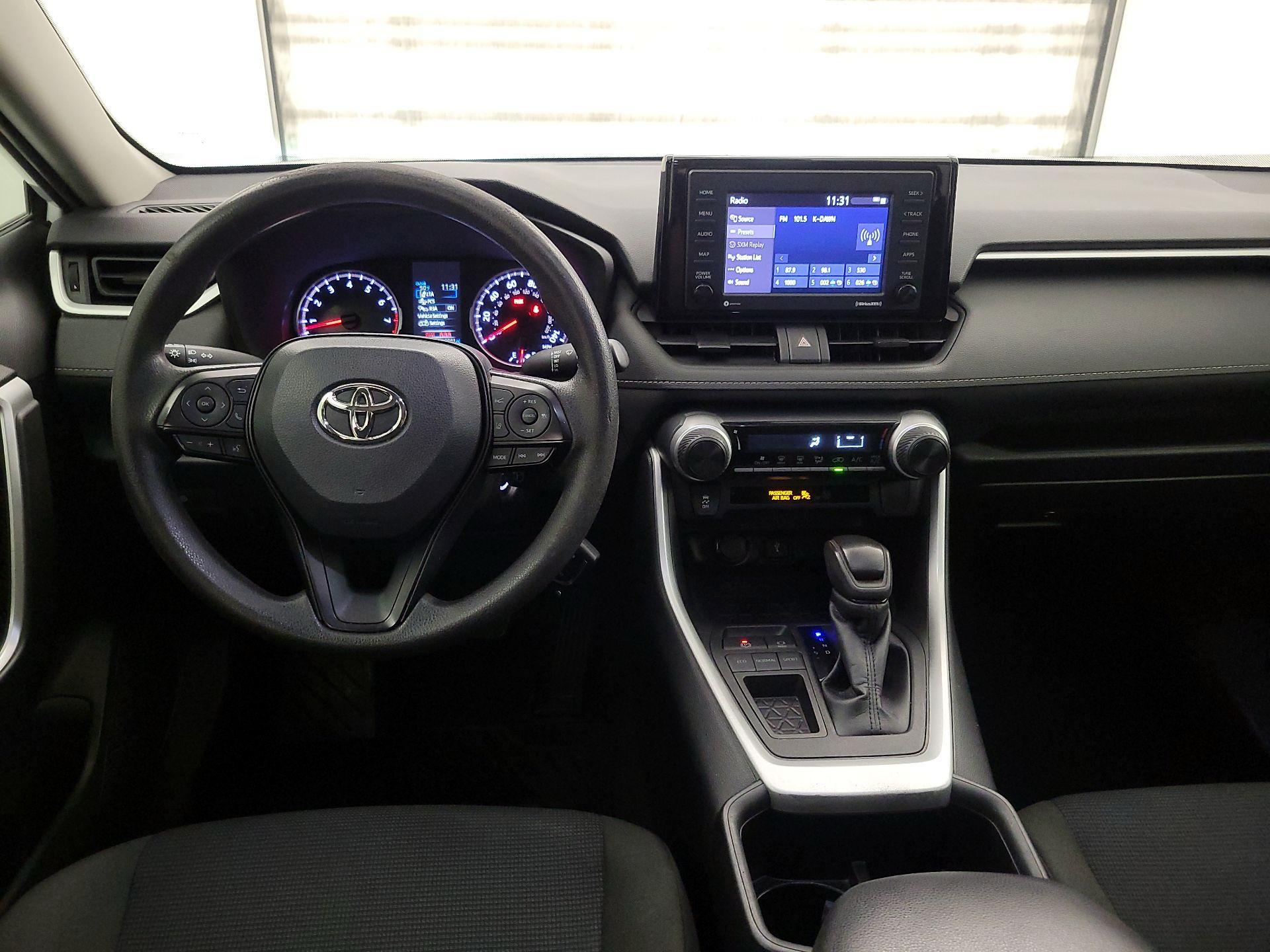 Thumbnail: 2022 Toyota RAV4 - 9