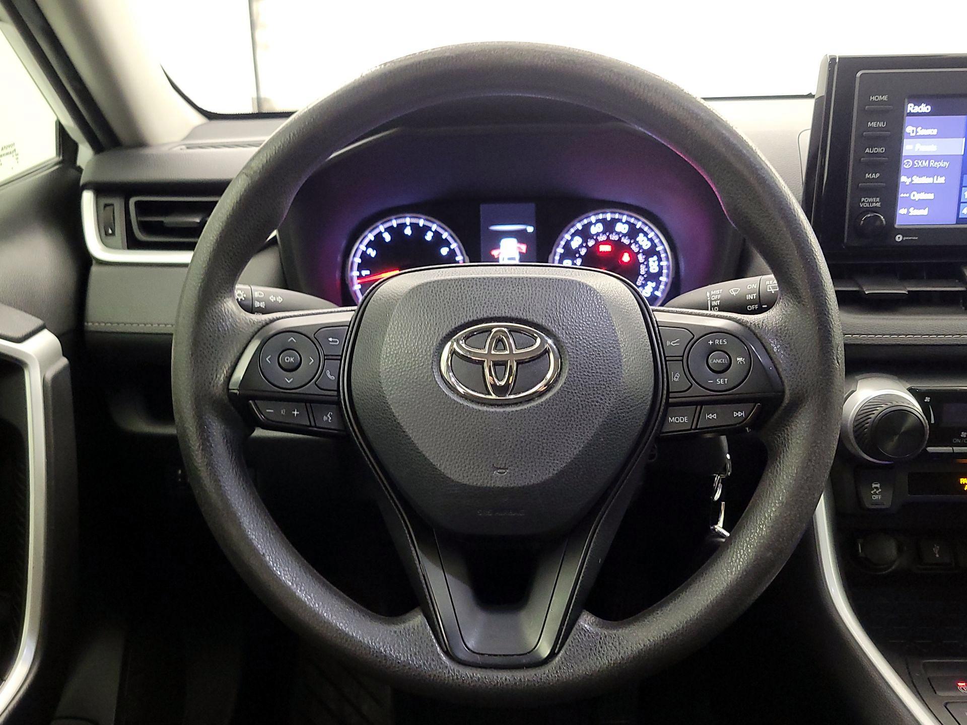 Thumbnail: 2022 Toyota RAV4 - 10