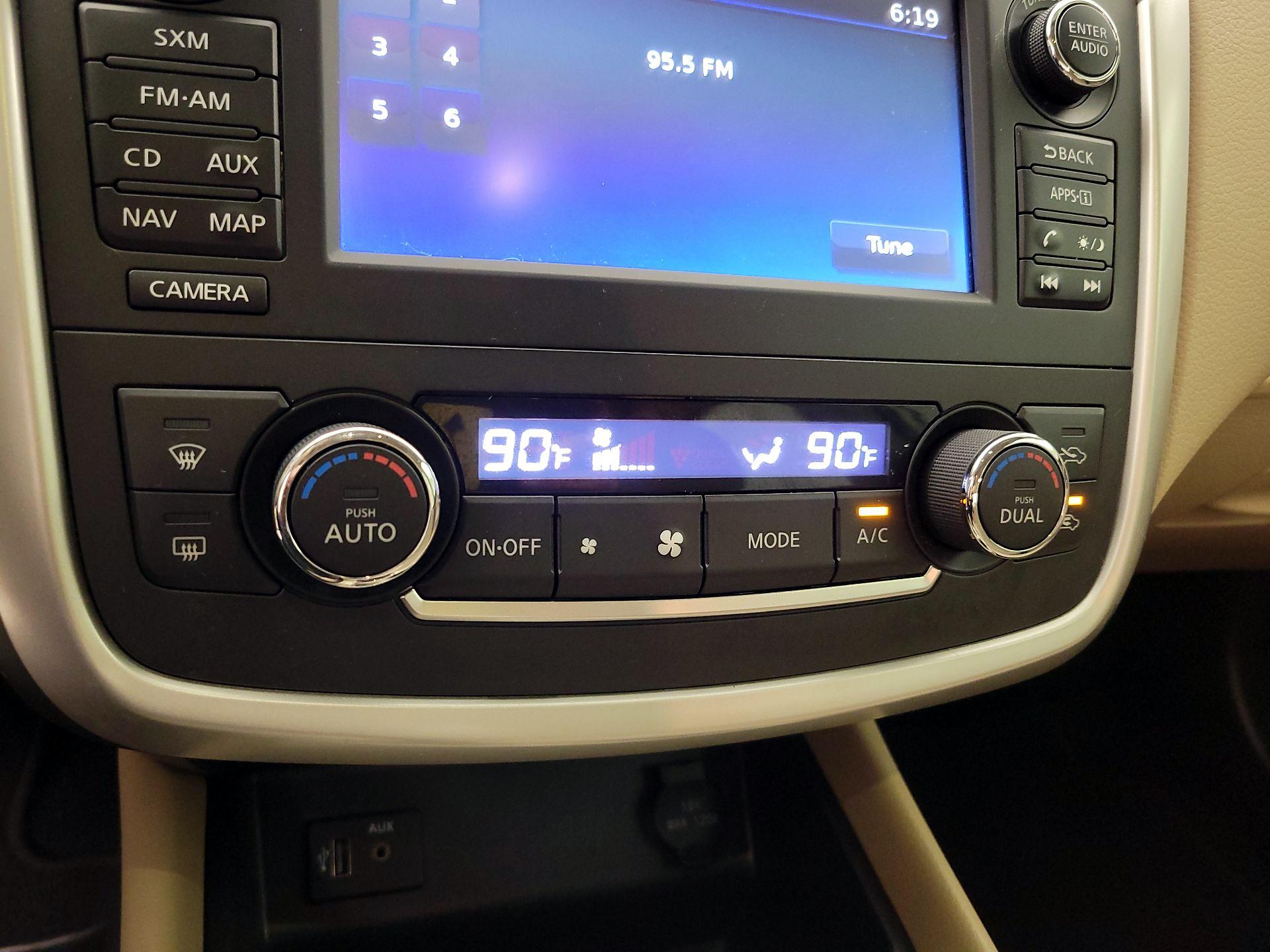 Thumbnail: 2017 Nissan Altima - 17