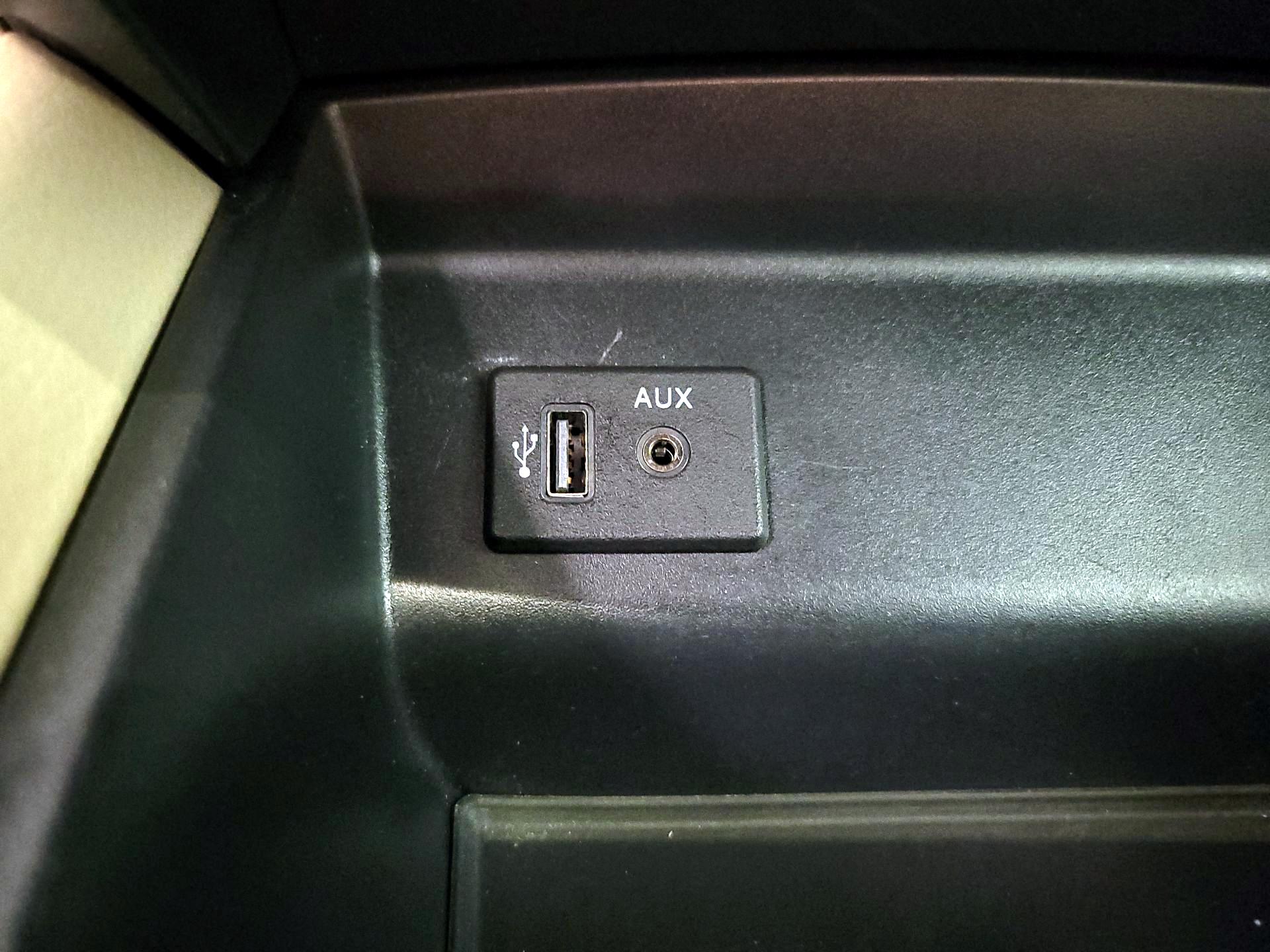 Thumbnail: 2017 Nissan Altima - 19