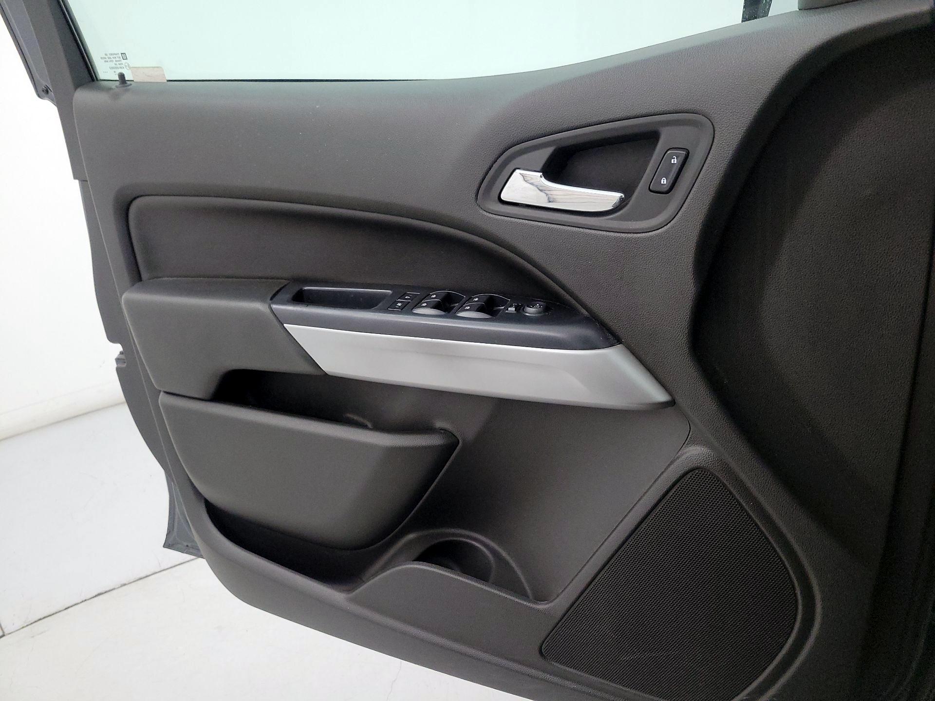 Thumbnail: 2015 Chevrolet Colorado - 12