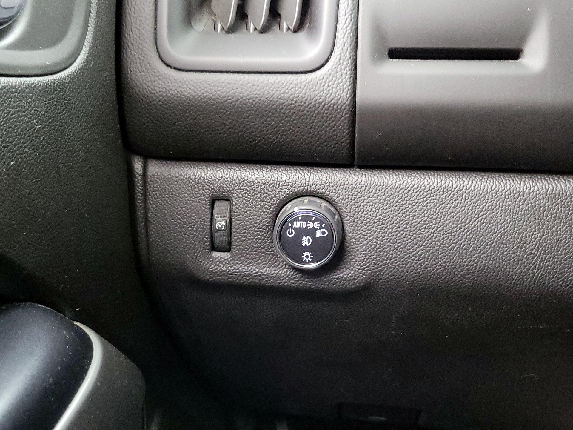 Thumbnail: 2015 Chevrolet Colorado - 13